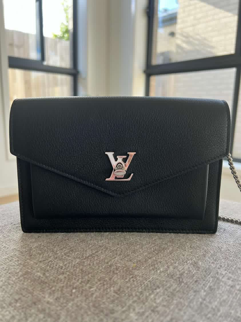 LOUIS VUITTON MY LOCK ME CHAIN POCHETTE - BLACK