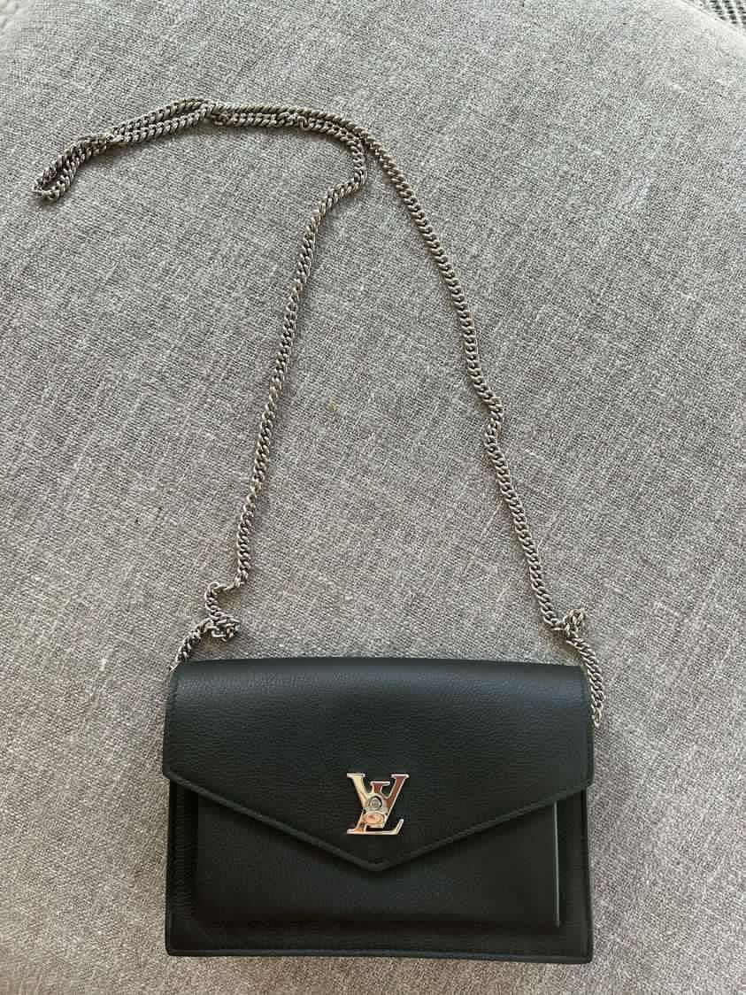 LOUIS VUITTON MY LOCK ME CHAIN POCHETTE - BLACK