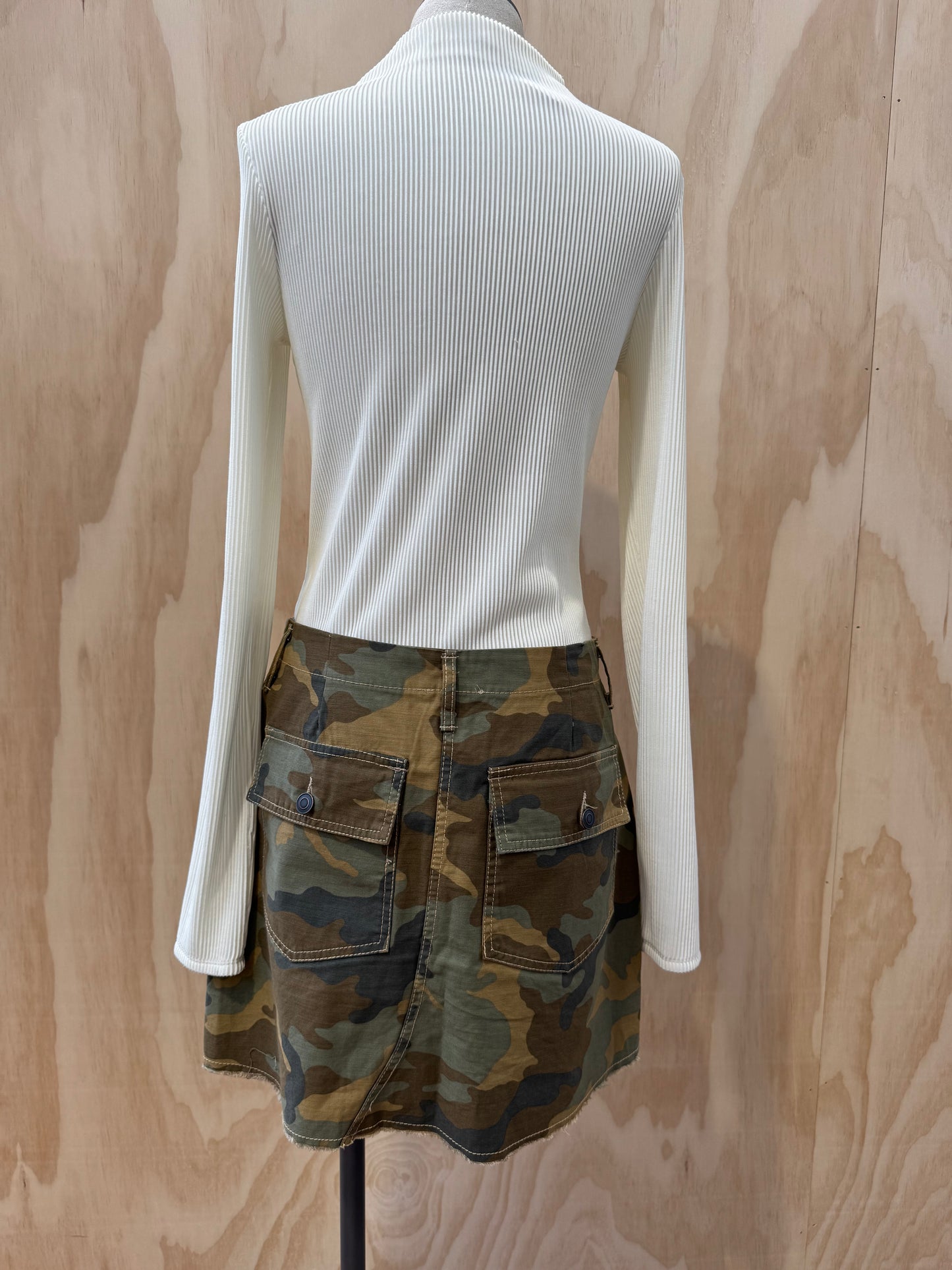 BASSIKE RAW EDGE CAMO SKIRT - SIZE 2