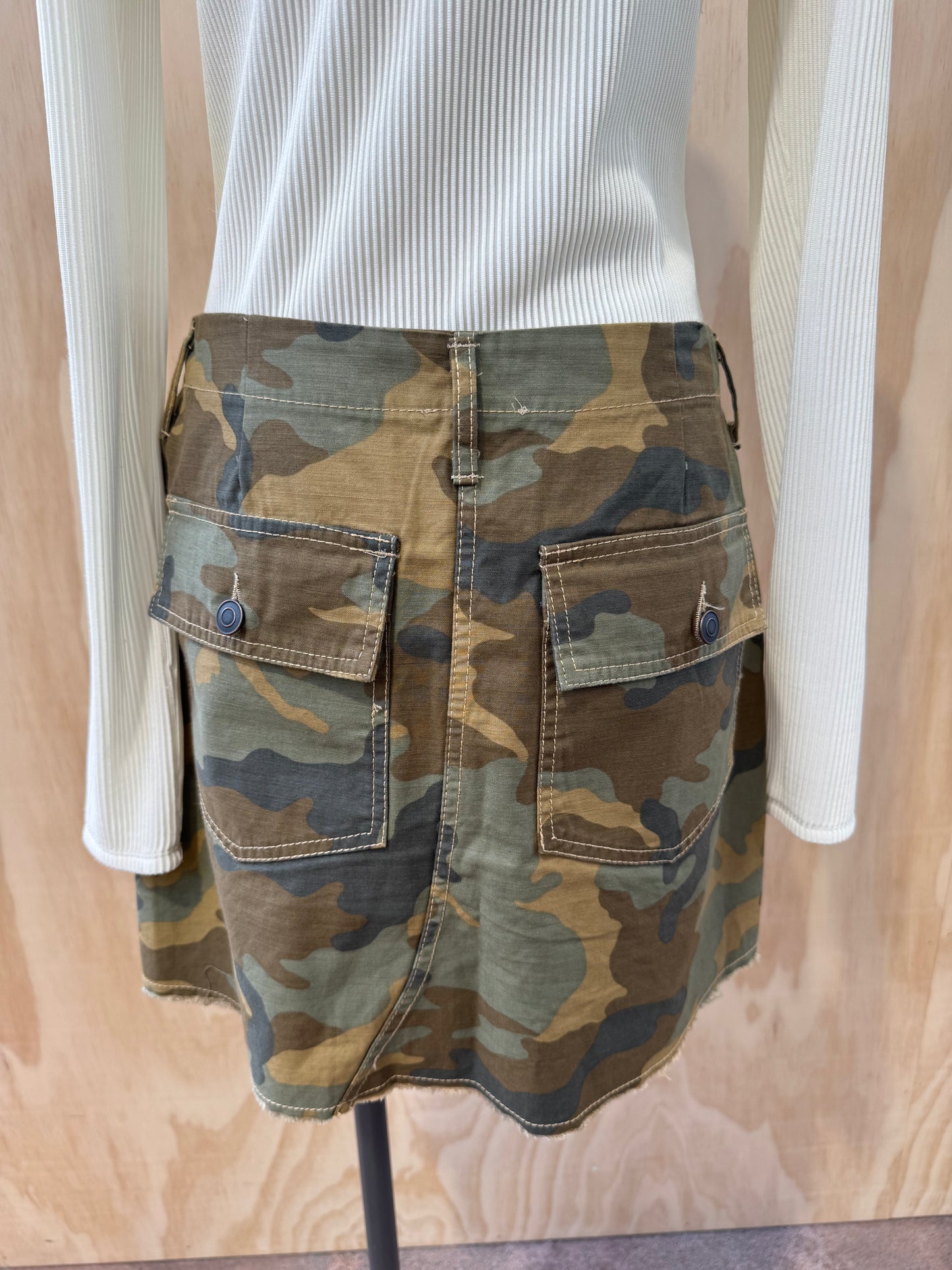 BASSIKE RAW EDGE CAMO SKIRT - SIZE 2