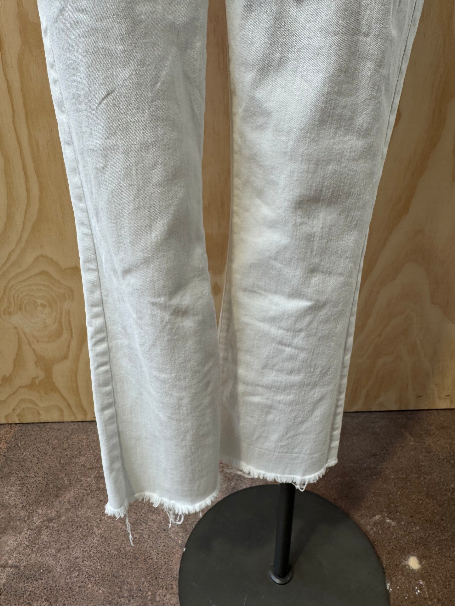 MOTHER THE HUSTLER CUFF FRAY WHITE DENIM JEAN - SIZE 28