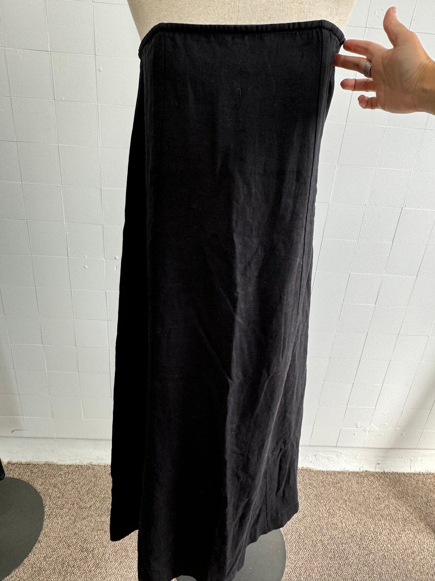 ASSEMBLY LABEL LINEN STRAPLESS MAXI - SIZE 6