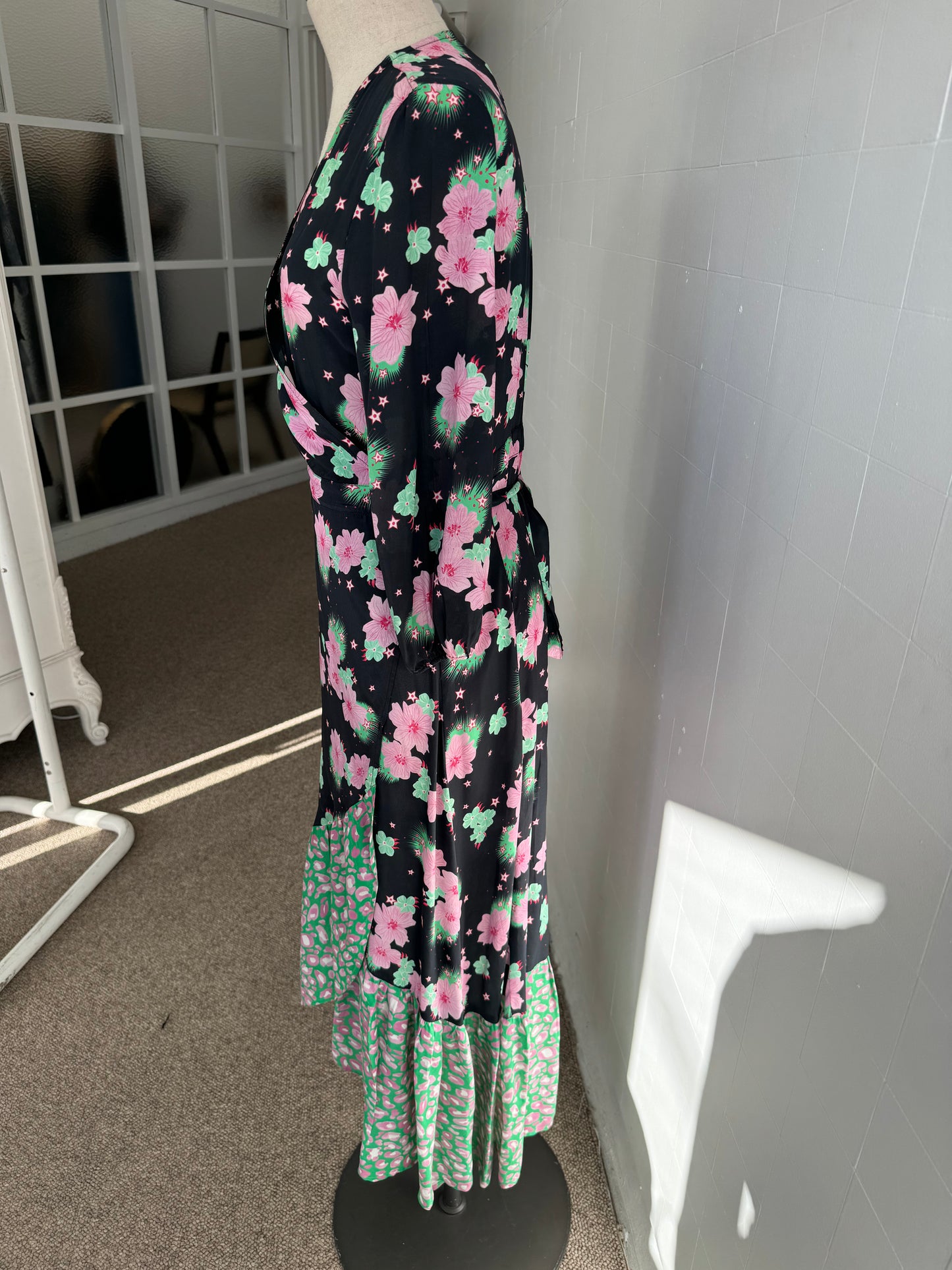 PRIMROSE PARK WRAP MAXI DRESS - SIZE XS