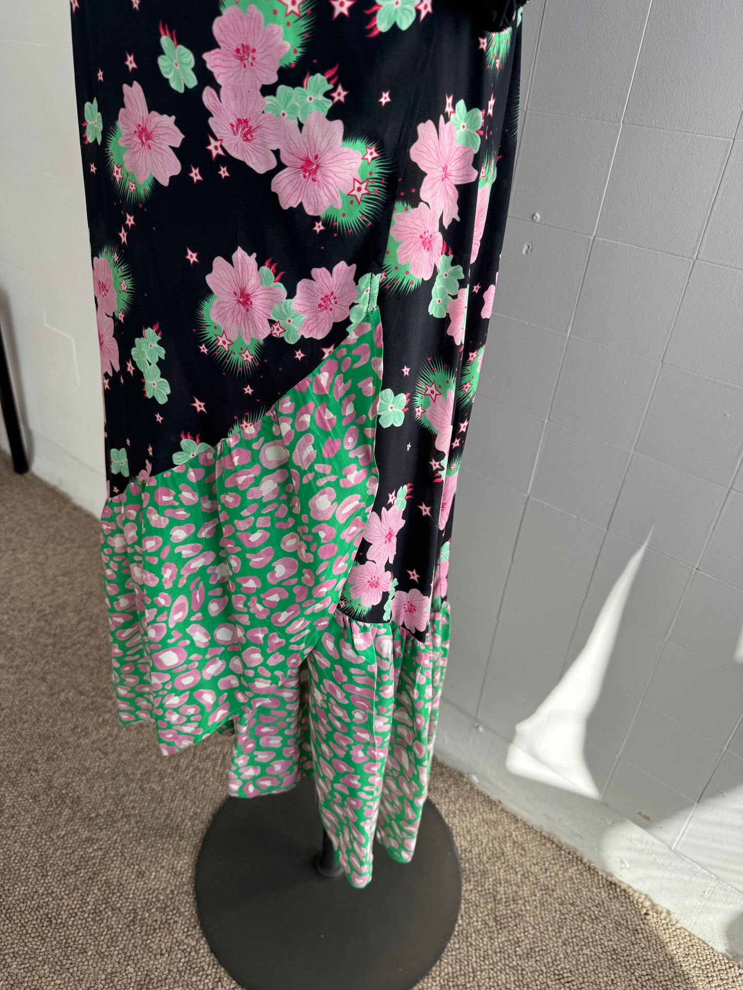 PRIMROSE PARK WRAP MAXI DRESS - SIZE XS