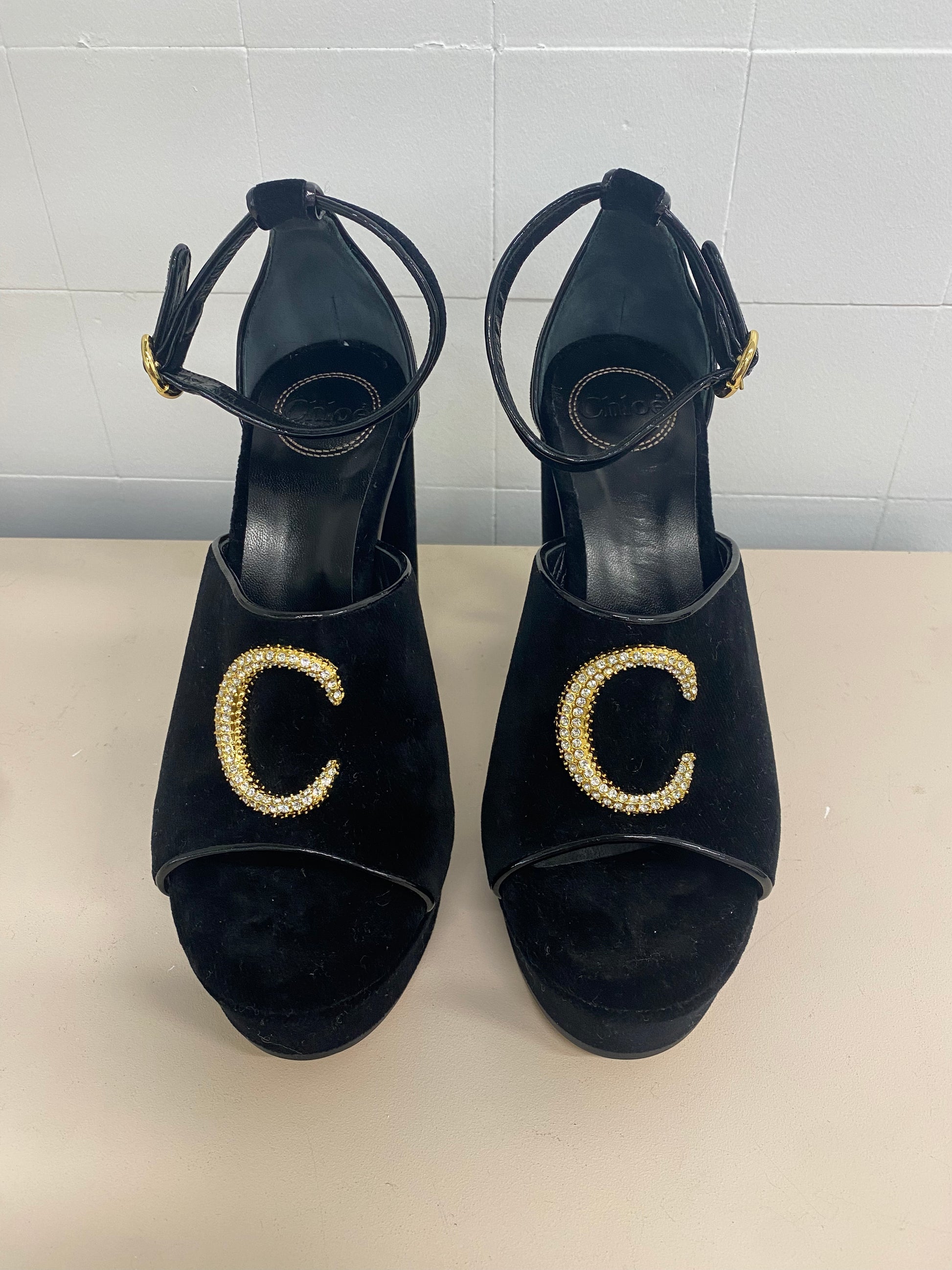 CHLOE C LOGO EMBELLISHED VELVET PLATFORM SANDALS SIZE 391 2