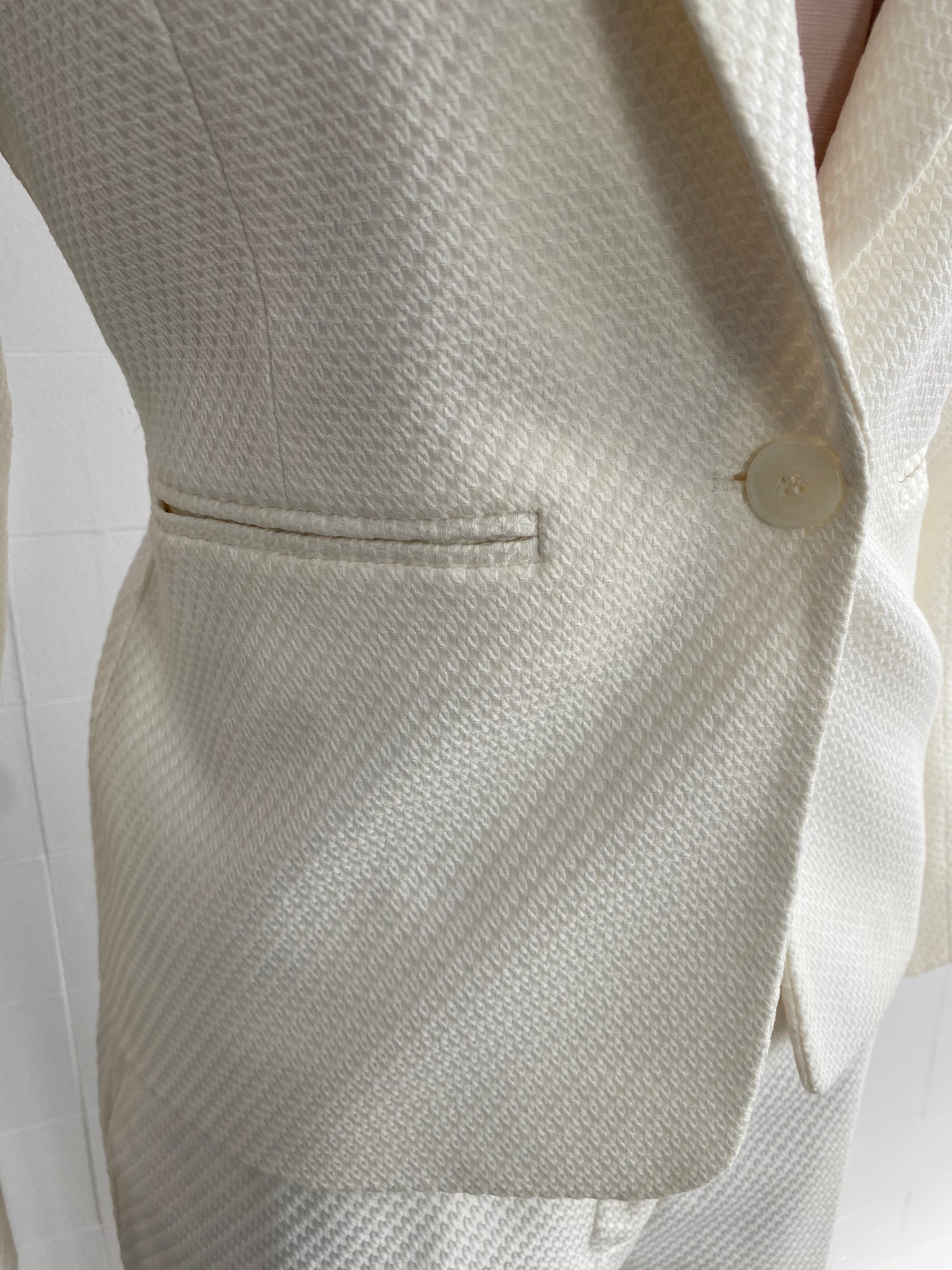 REISS CREAM TEXTURED BLAZER - SIZE 10