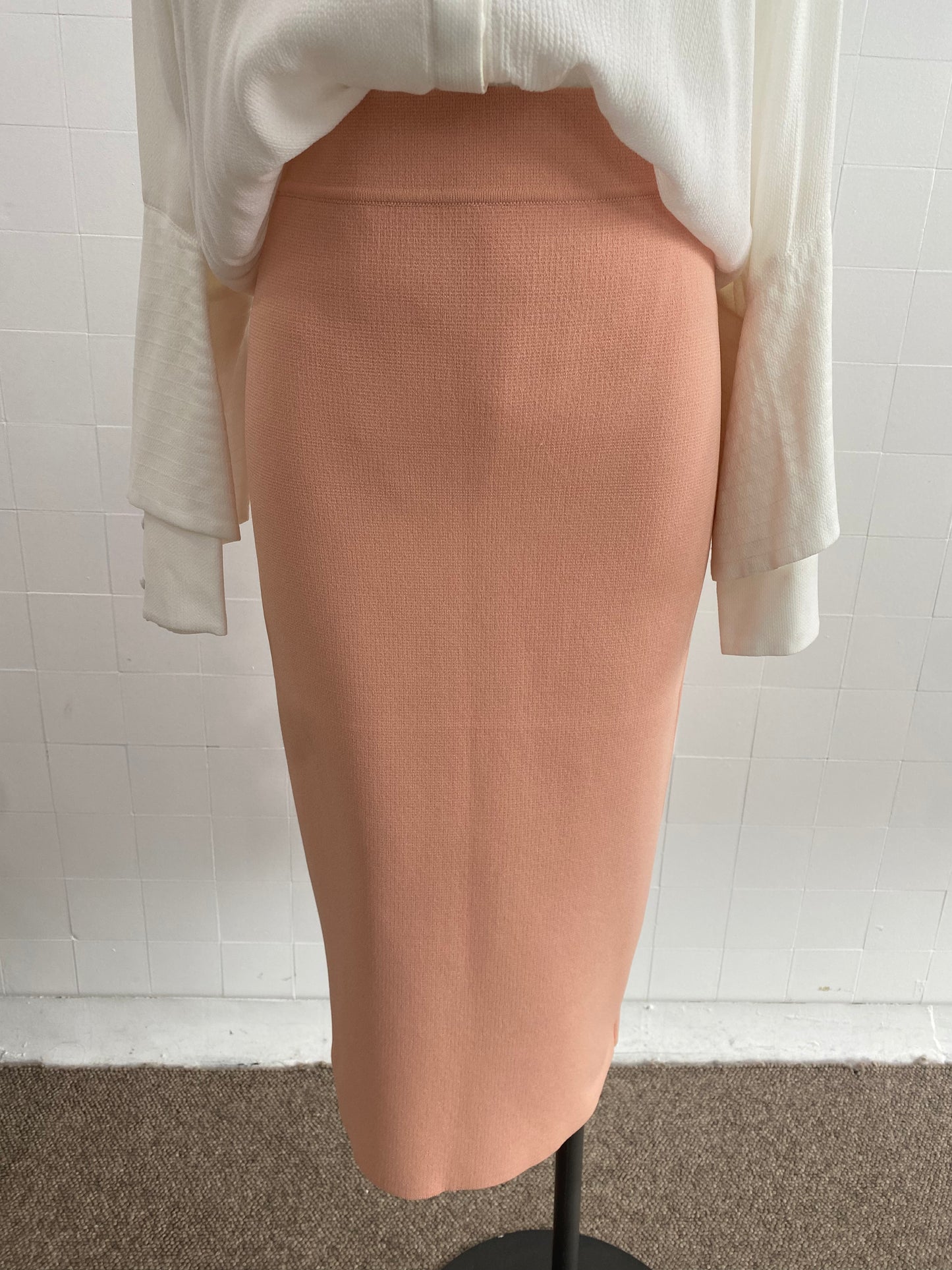 SCANLAN THEODORE CREPE KNIT RIB SKIRT IN PEACH - SIZE M