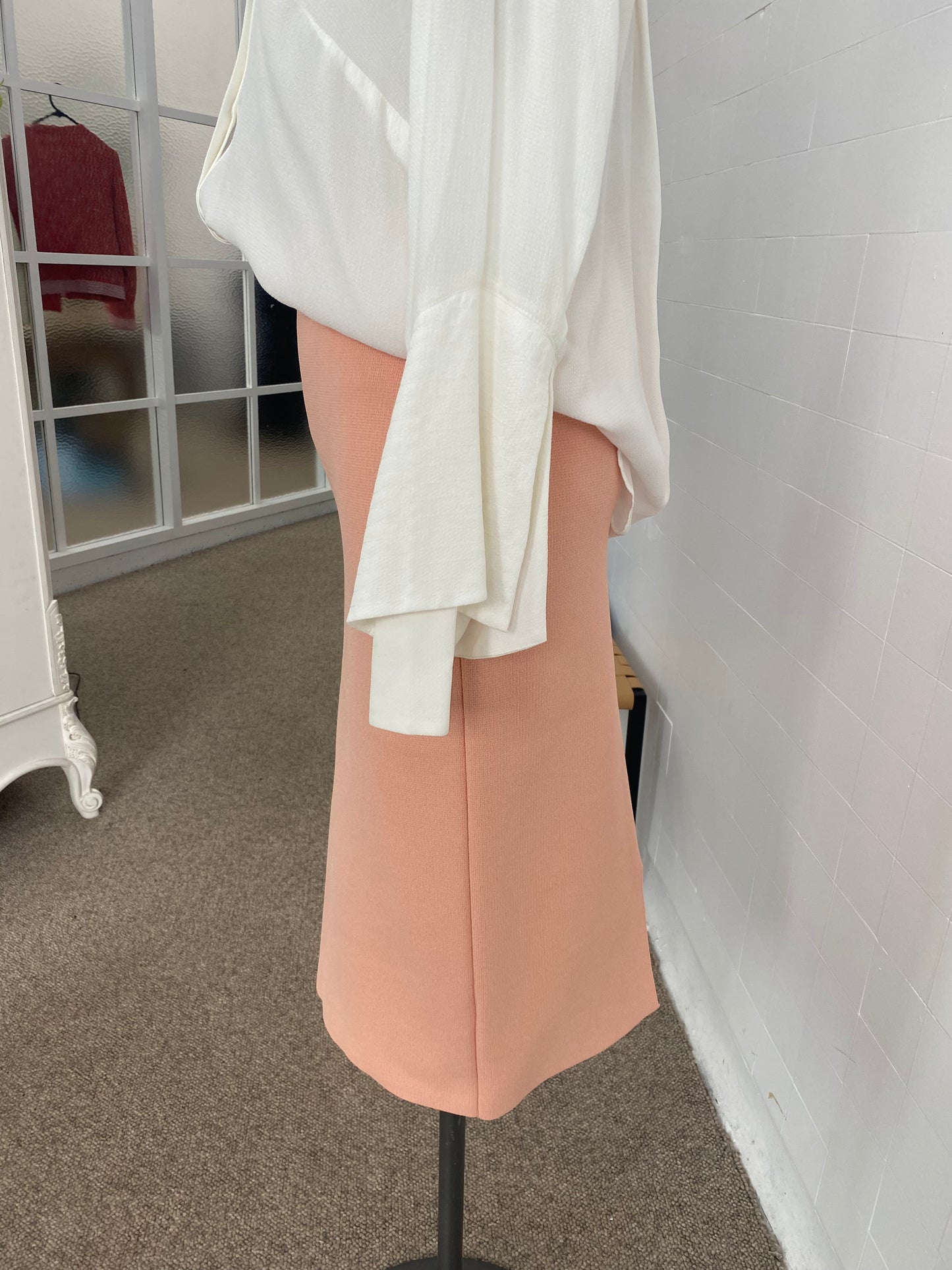 SCANLAN THEODORE CREPE KNIT RIB SKIRT IN PEACH - SIZE M