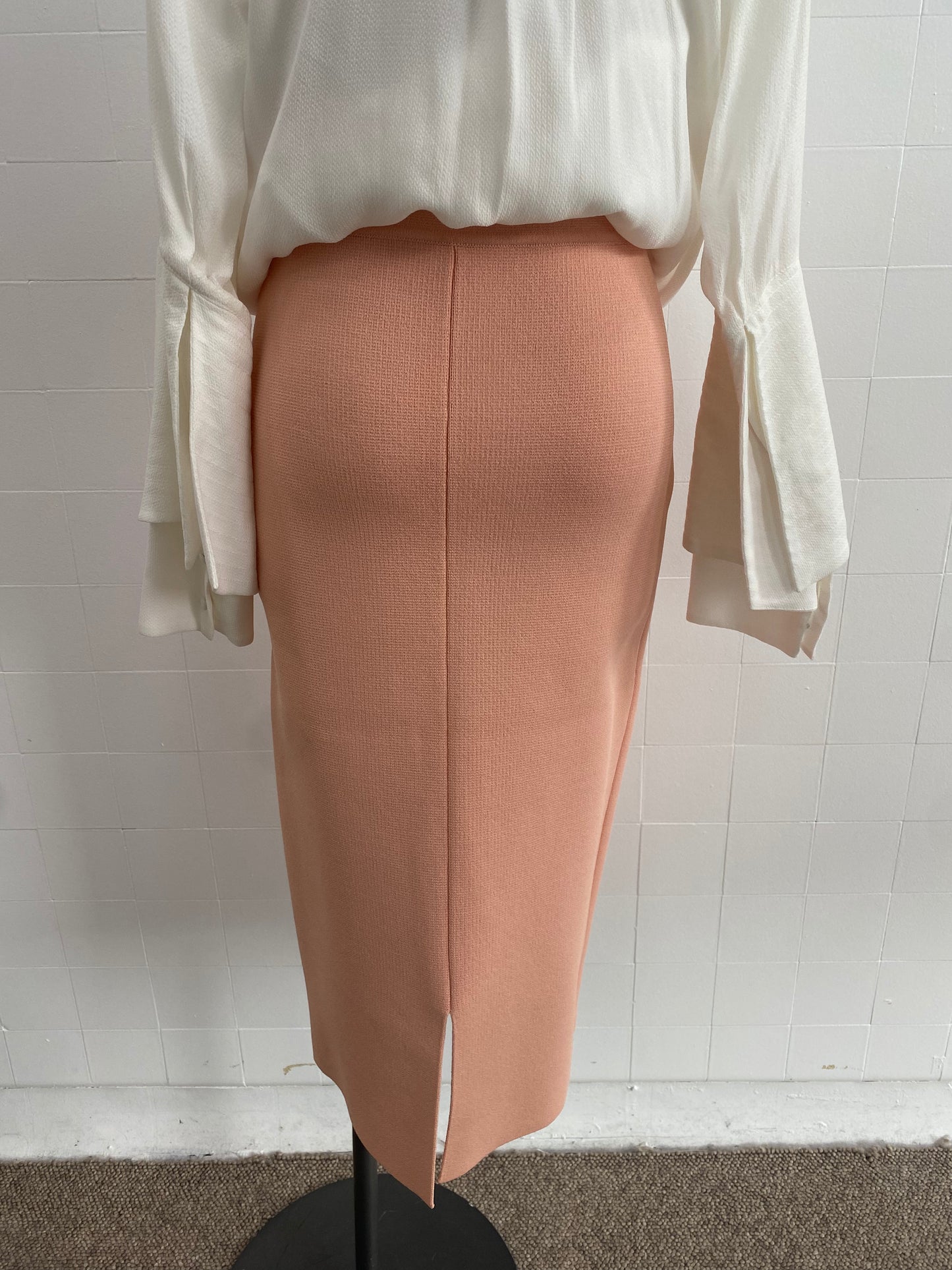 SCANLAN THEODORE CREPE KNIT RIB SKIRT IN PEACH - SIZE M