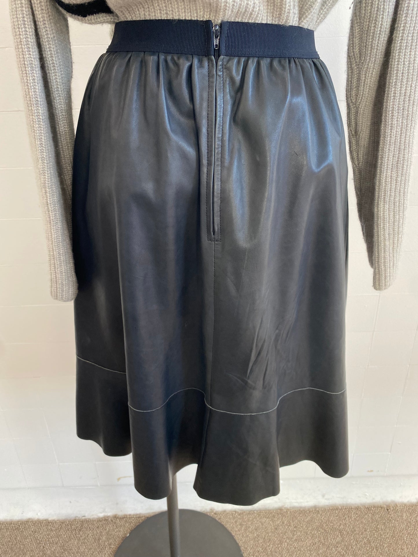 SCANLAN THEODORE NAVY LEATHER SKIRT - SIZE 10