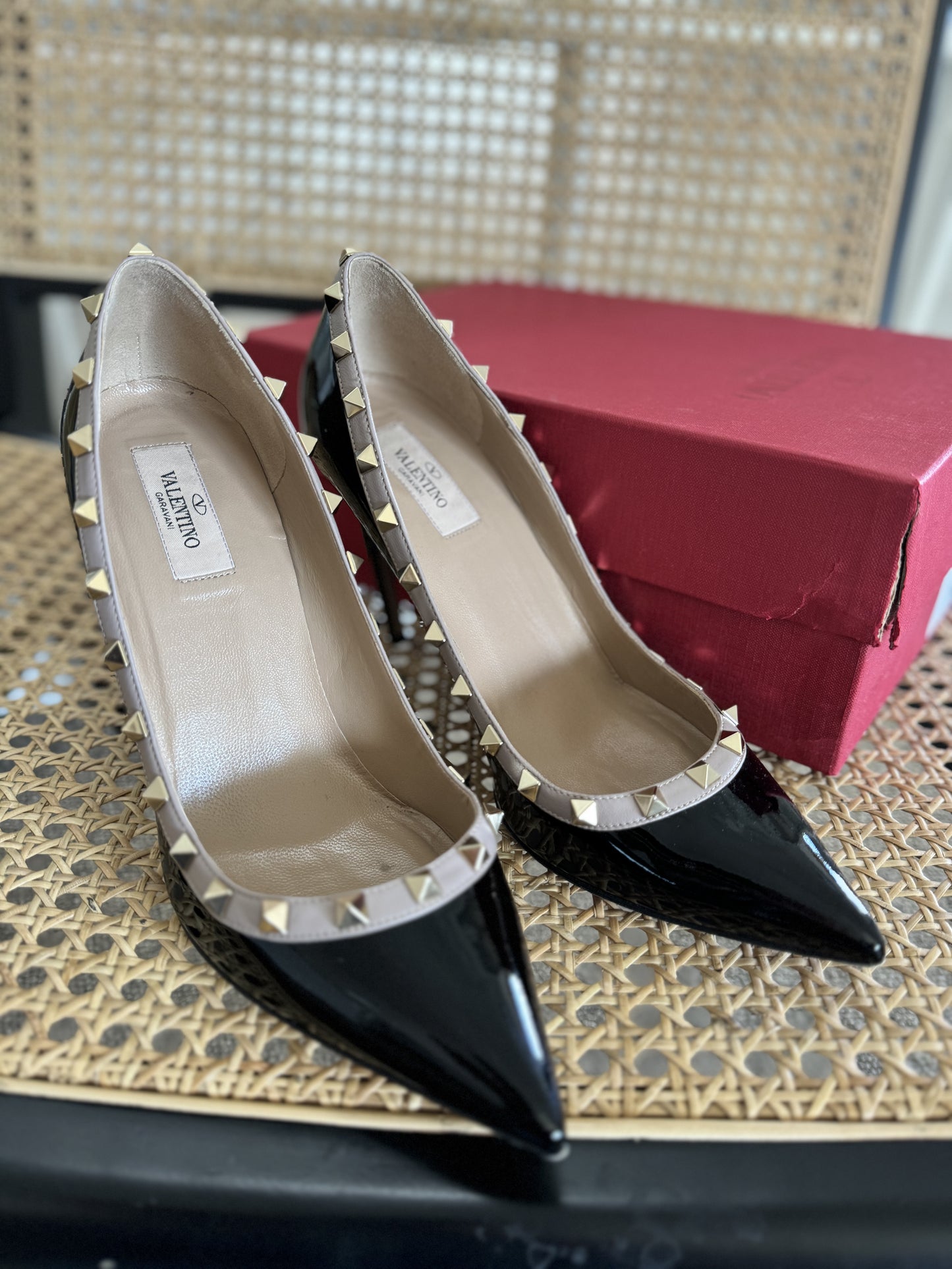 VALENTINO ROCKSTUD PUMPS - SIZE 40.5