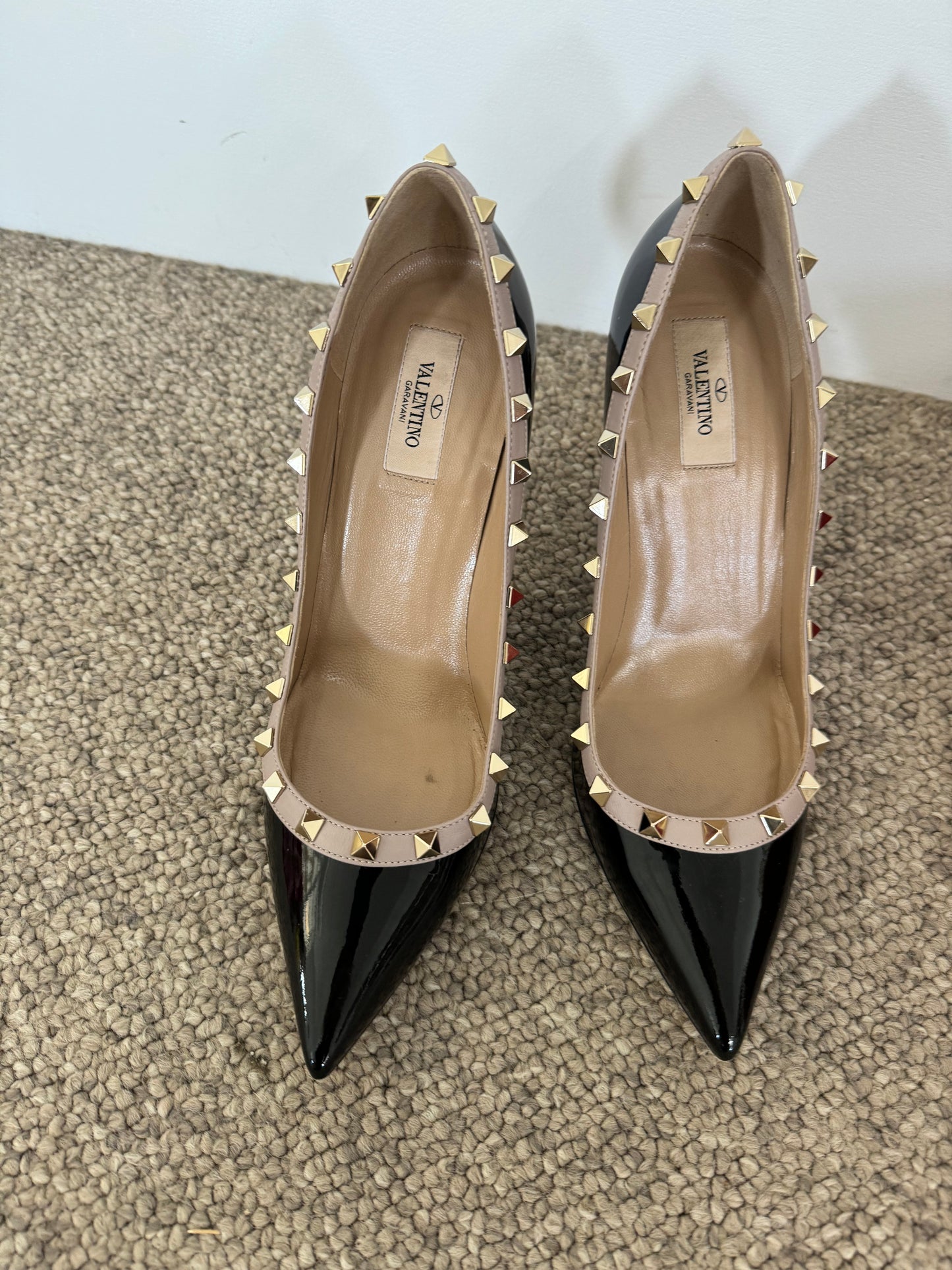 VALENTINO ROCKSTUD PUMPS - SIZE 40.5