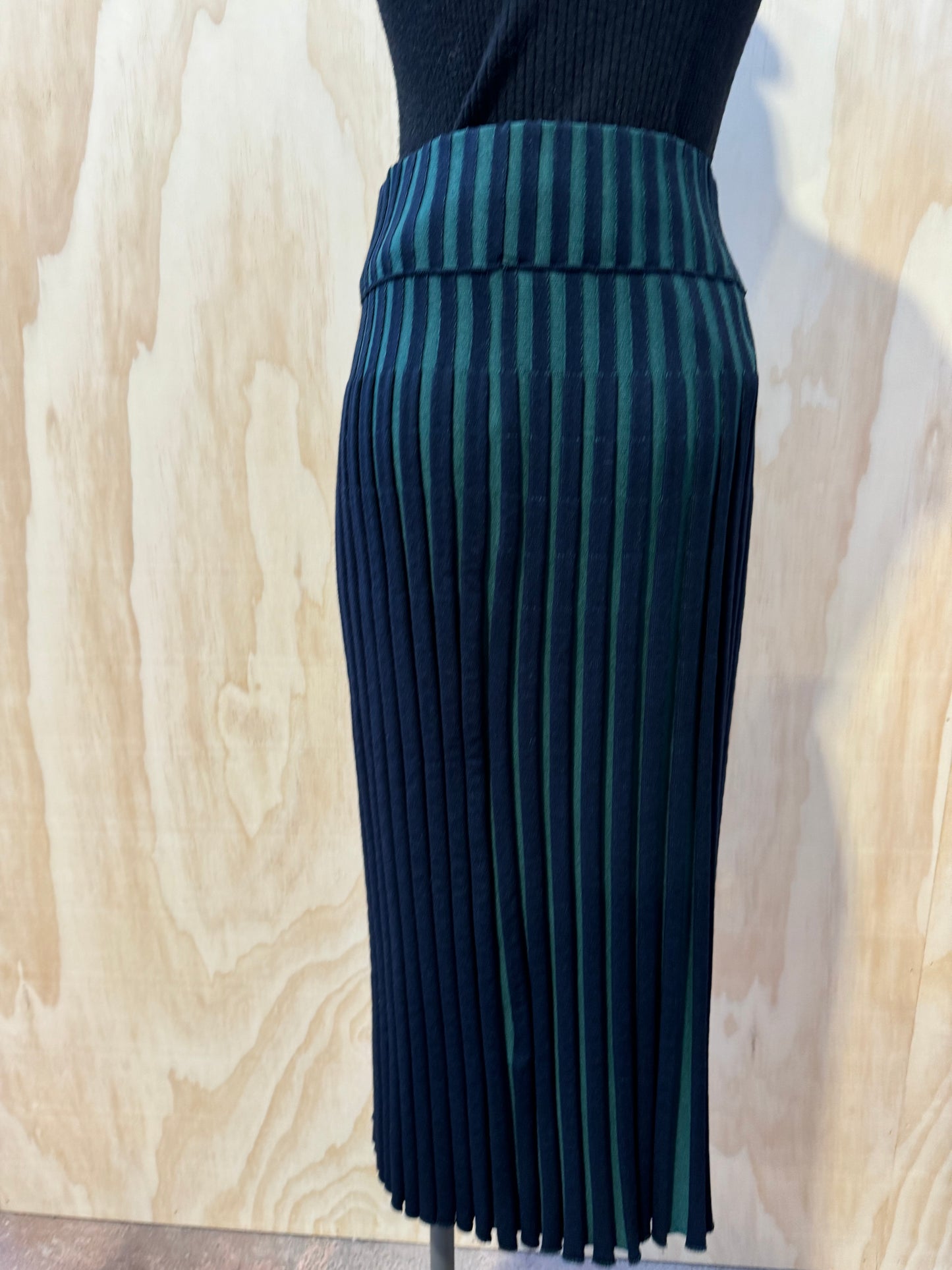 KENZO PLEATED KNIT SKIRT - SIZE XL