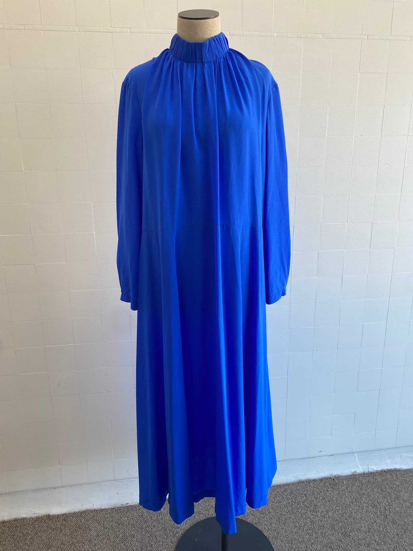 SCANLAN THEODORE BLUE SILK GATHER NECK DRESS - SIZE 12