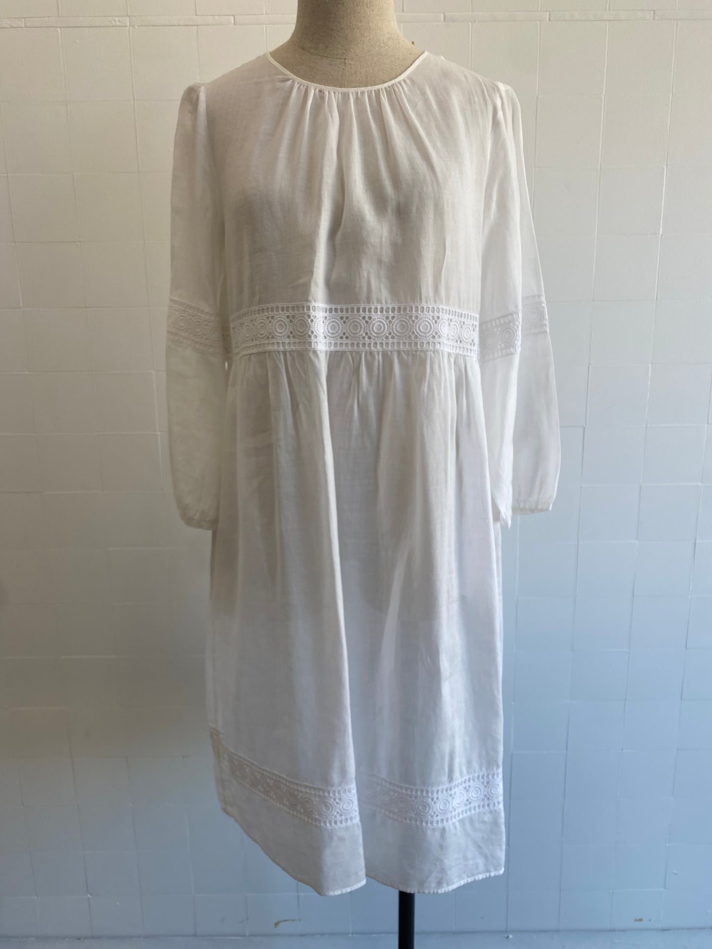 MAX MARA WHITE DRESS WITH EMBROIDERY - SIZE 12