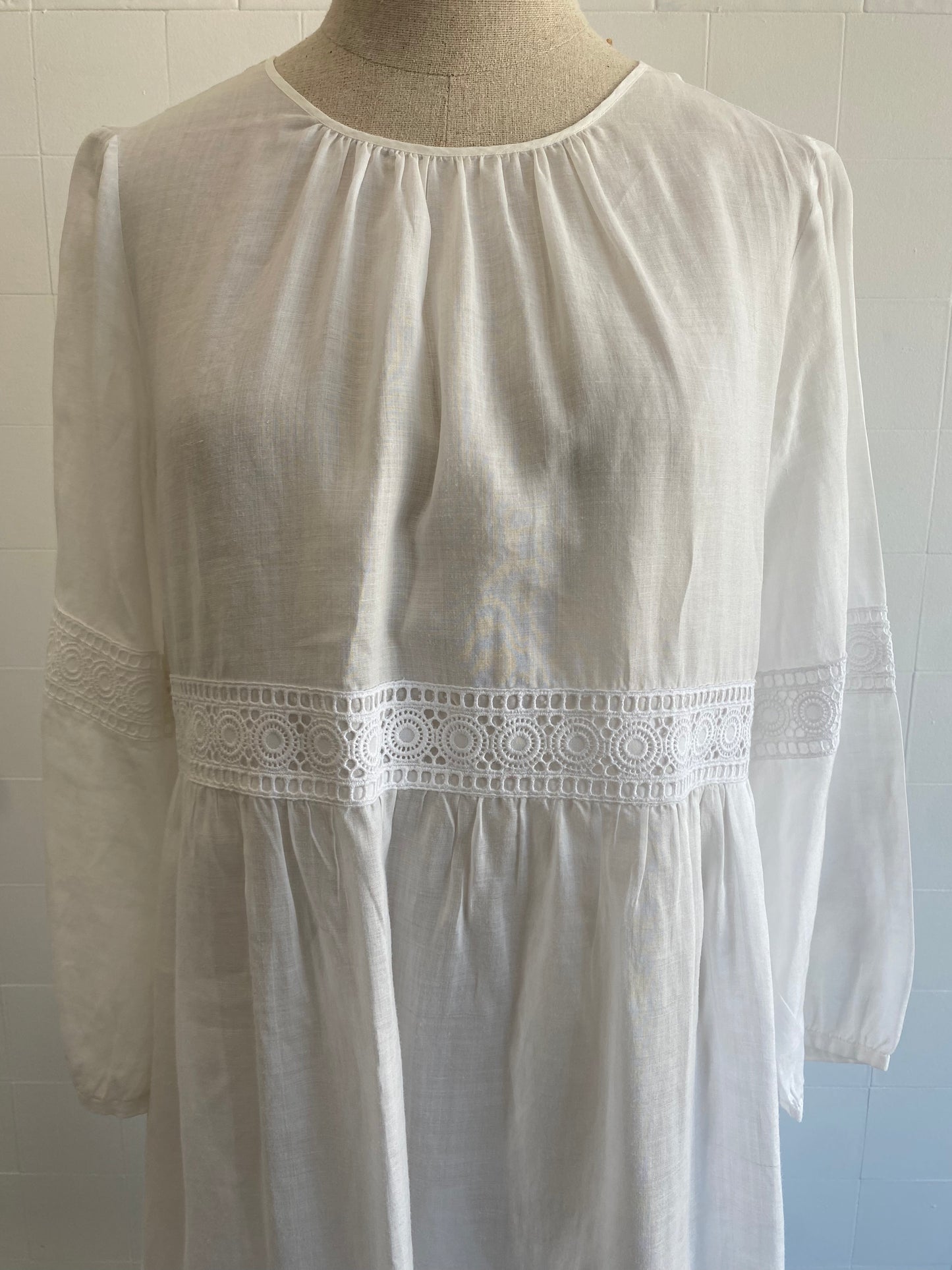 MAX MARA WHITE DRESS WITH EMBROIDERY - SIZE 12