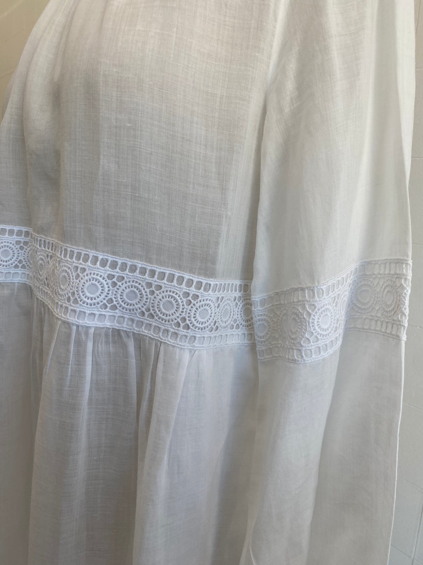 MAX MARA WHITE DRESS WITH EMBROIDERY - SIZE 12