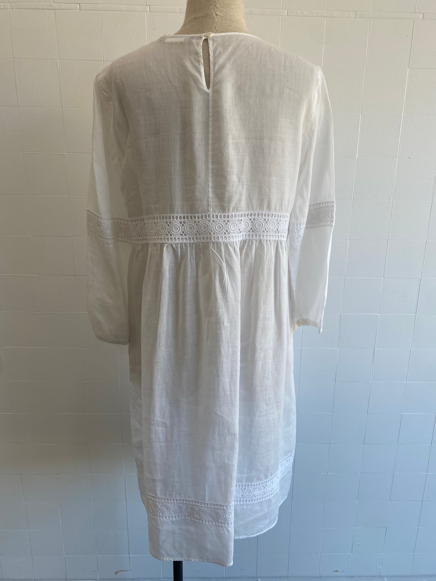 MAX MARA WHITE DRESS WITH EMBROIDERY - SIZE 12