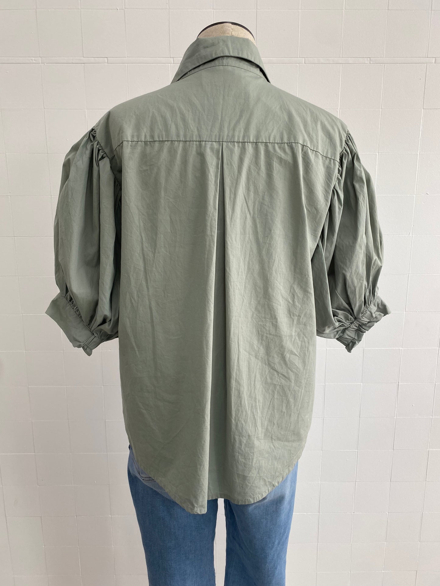 S/W/F PUFF SHORT SLEEVE BLOUSE IN GREEN - SIZE M