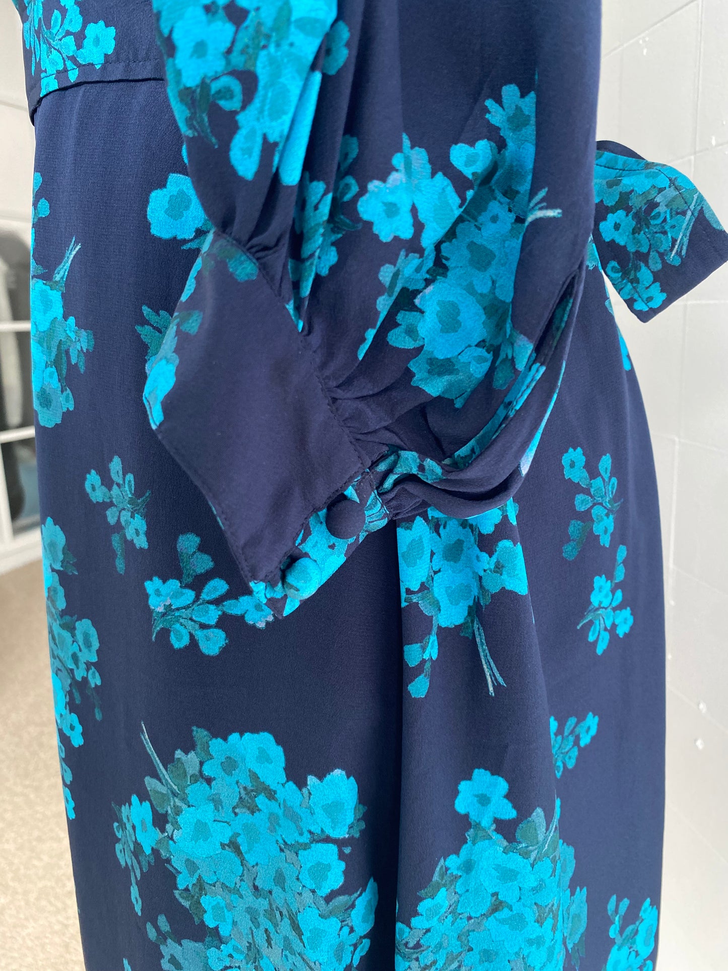 SCANLAN THEODORE BLUE FLORAL SILK MINI DRESS - SIZE 8