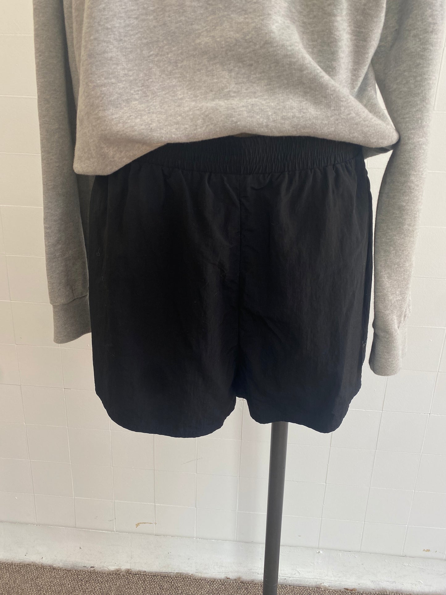 CAMILLA & MARC BLACK TALIA SHORTS - SIZE 14