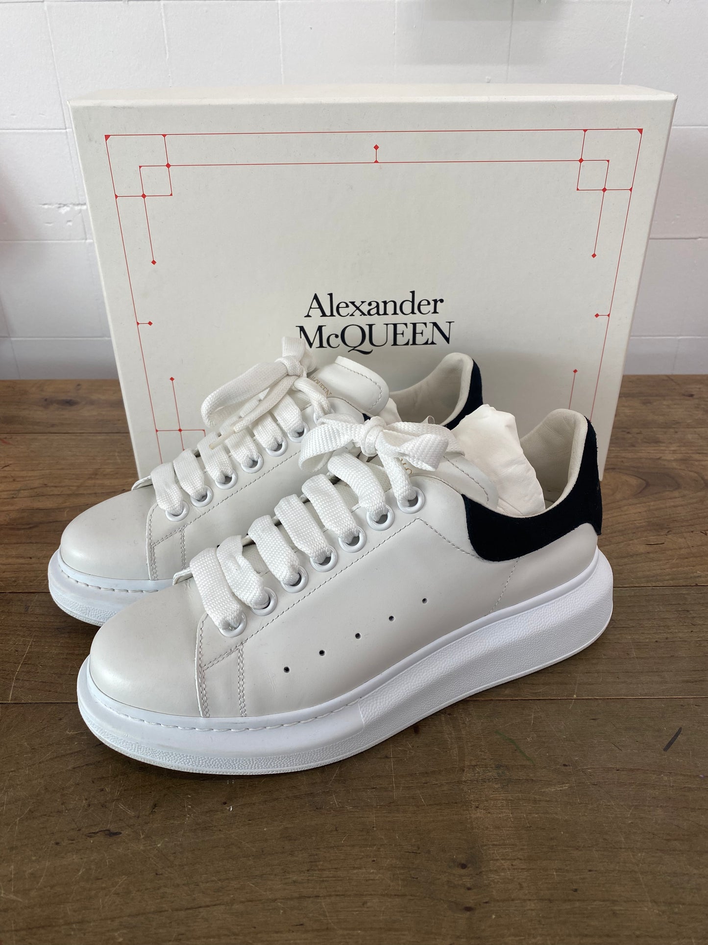 ALEXANDER MCQUEEN OVERSIZE WHITE TRAINERS - SIZE 37