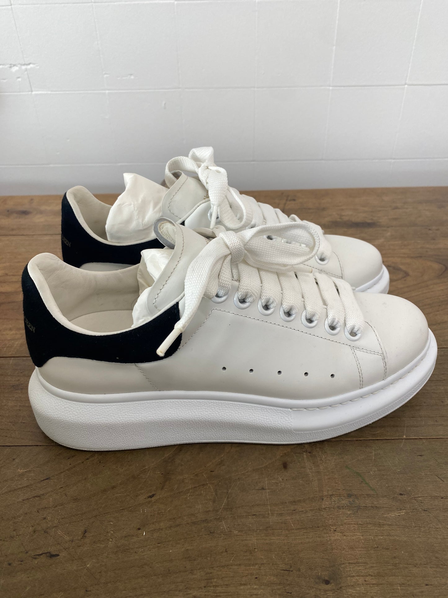 ALEXANDER MCQUEEN OVERSIZE WHITE TRAINERS - SIZE 37