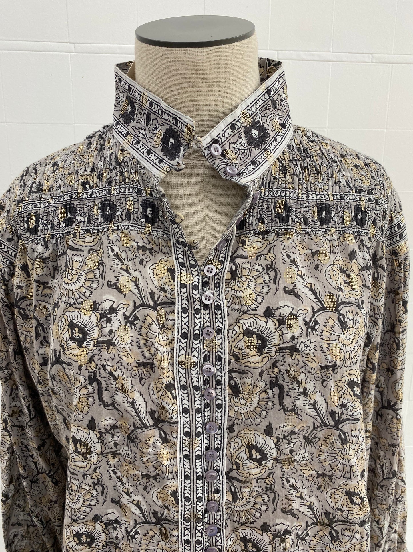 LOLA AUSTRALIA 'APRIL' SHIRT WITH GOLD THREAD DETAIL - SIZE 10