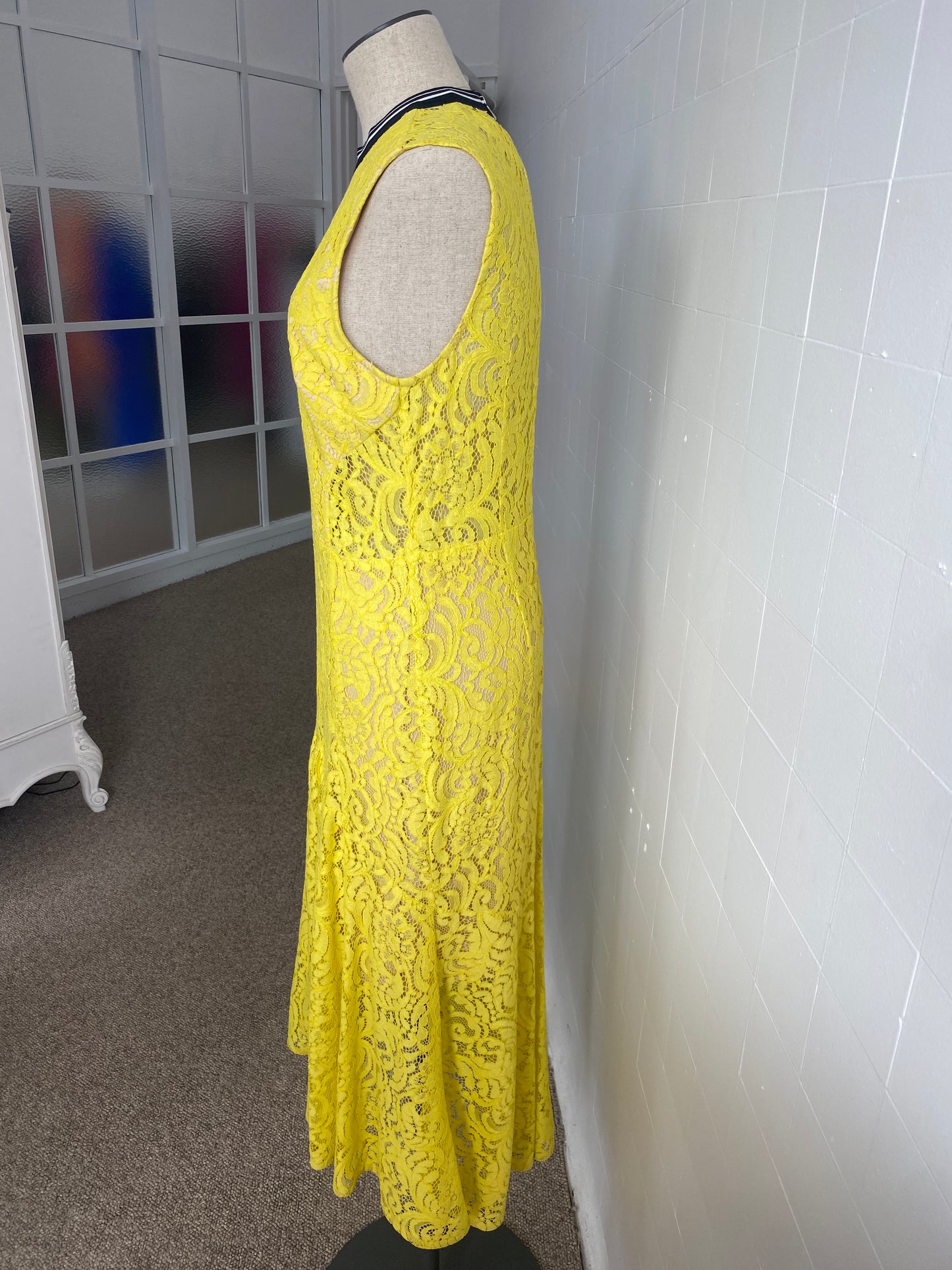 REBECCA VALLANCE YELLOW LACE DRESS - SIZE 12