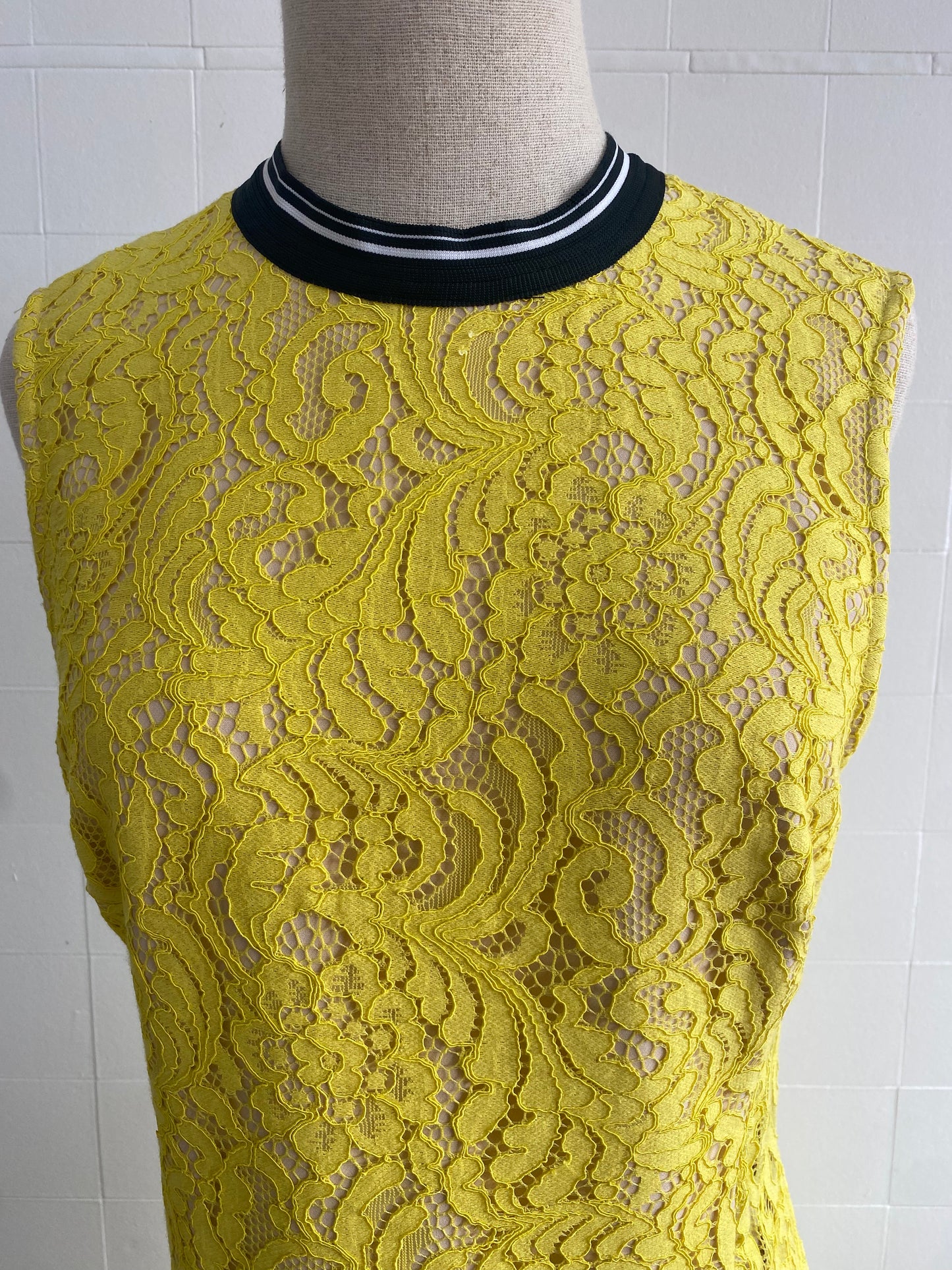 REBECCA VALLANCE YELLOW LACE DRESS - SIZE 12