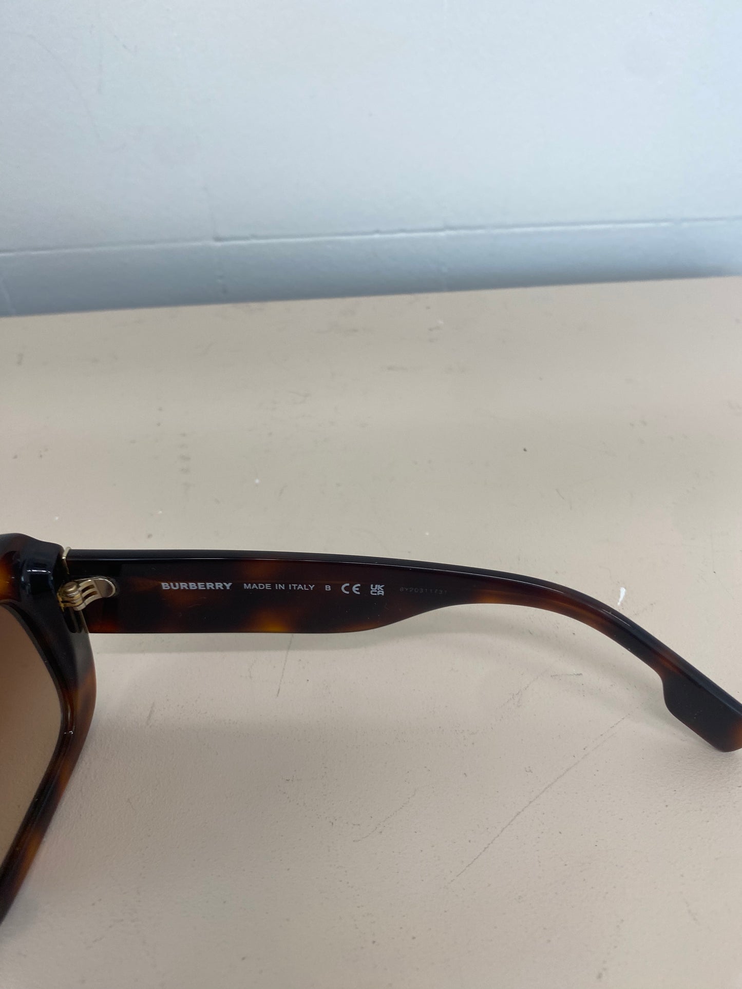 BURBERRY TORTOISESHELL OVERSIZED SUNGLASSES