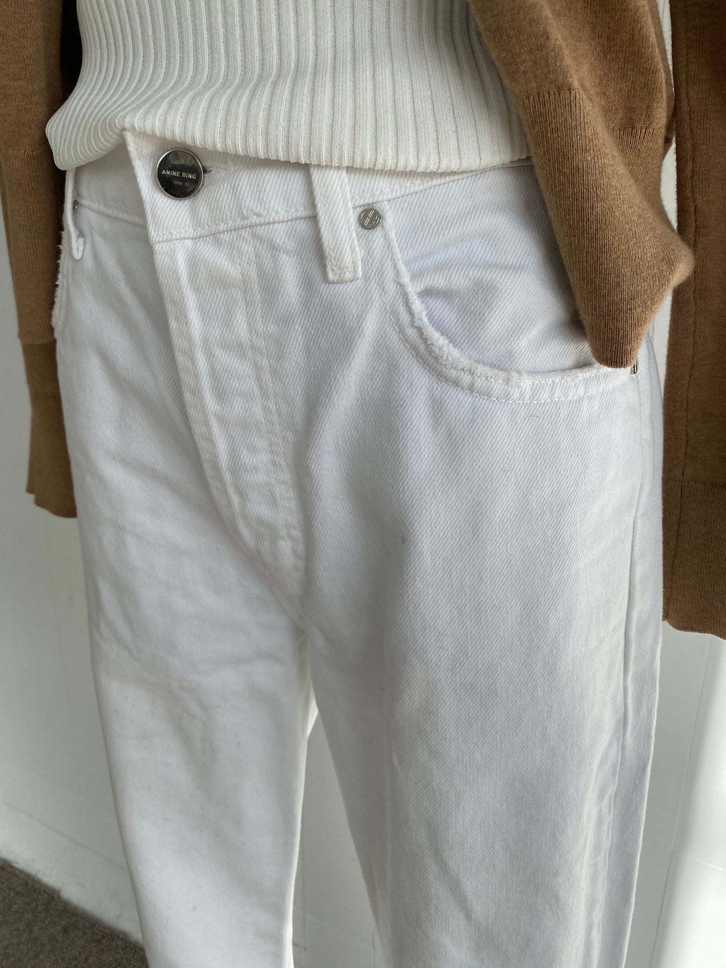 ANNIE BING WHITE DENIM JEANS - SIZE 27