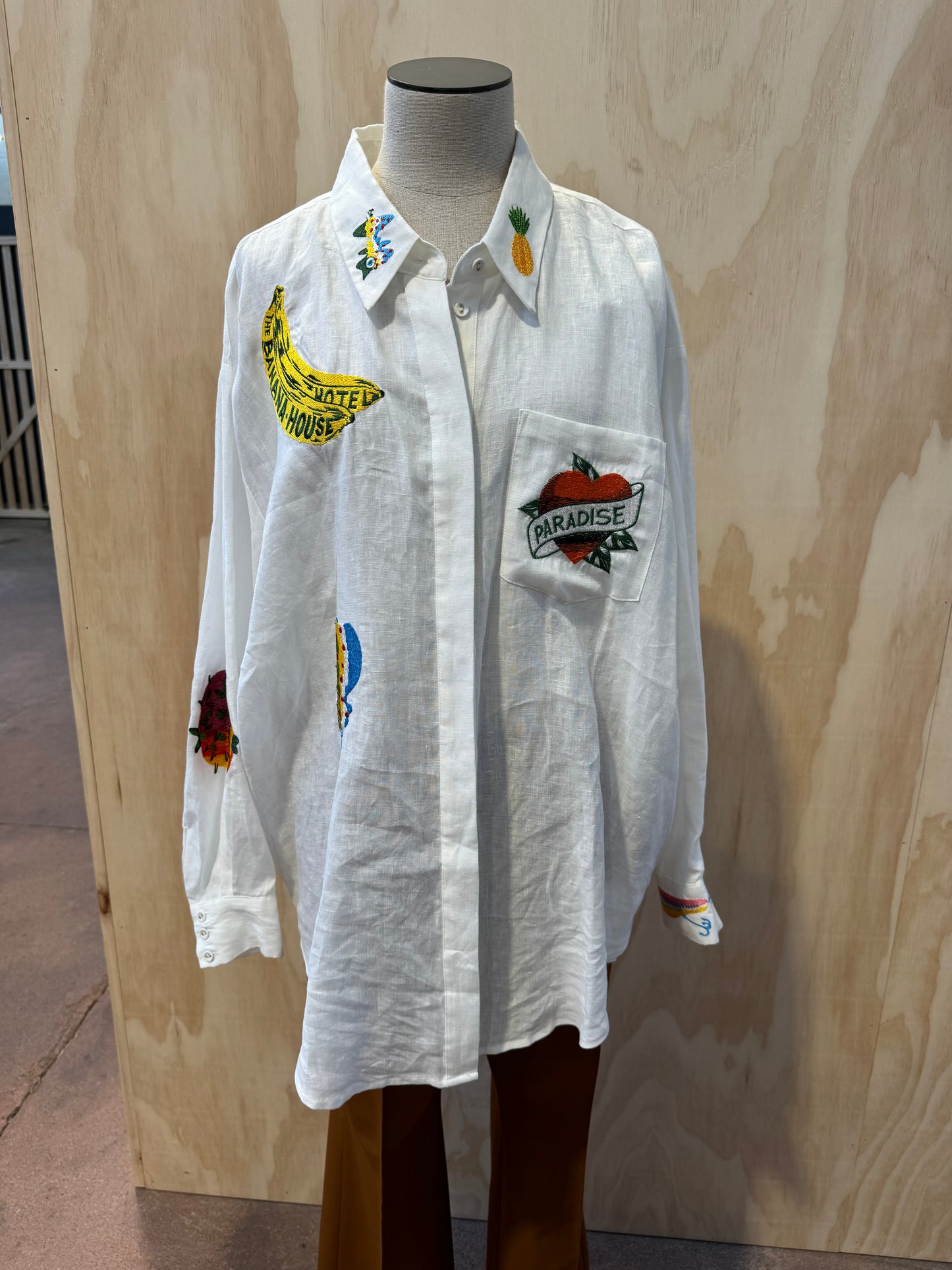 ALEMAIS CLAM PATCH WHITE SHIRT - SIZE 14