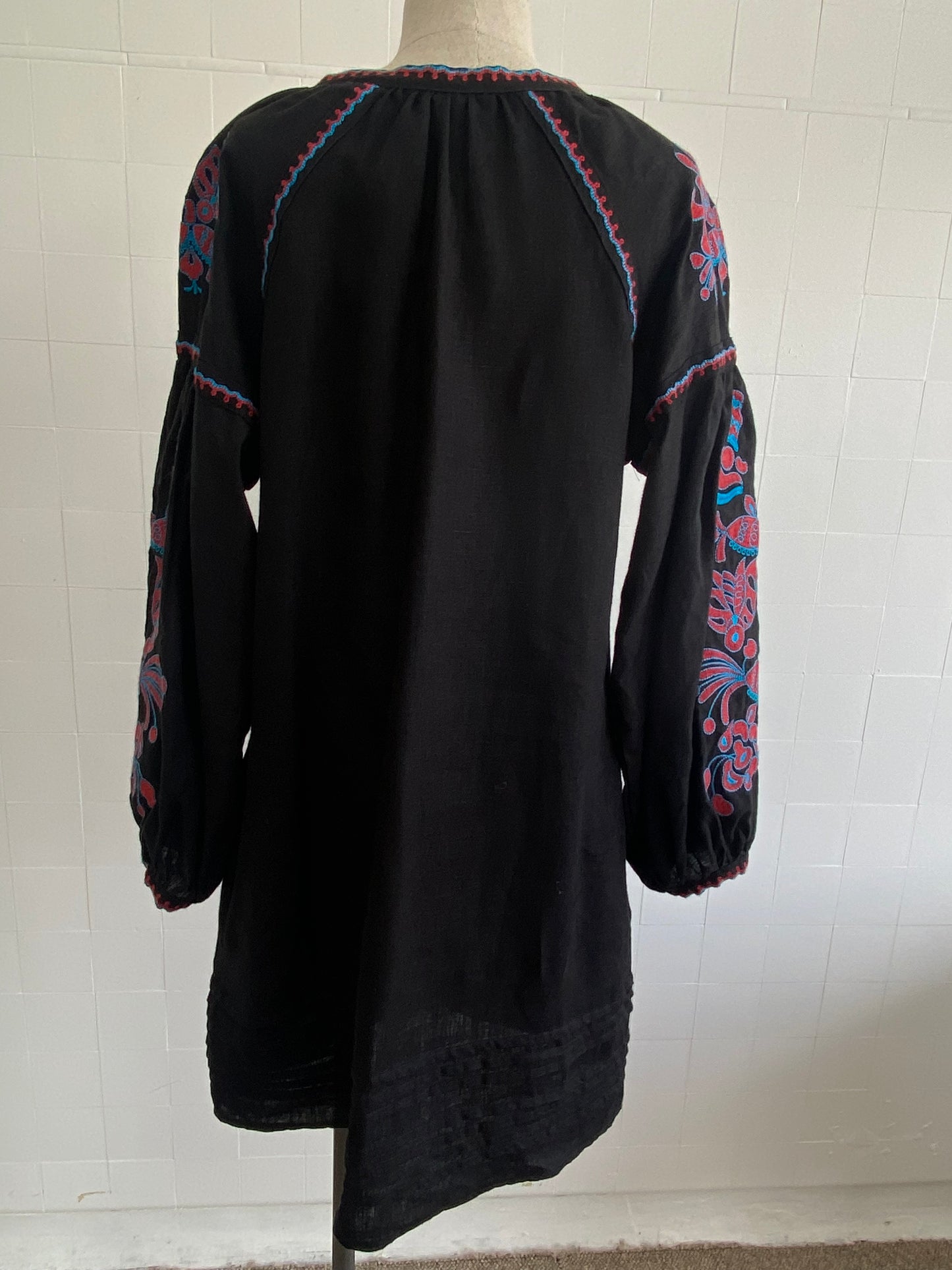 MARCH 11 BLACK SMOCK - SIZE L