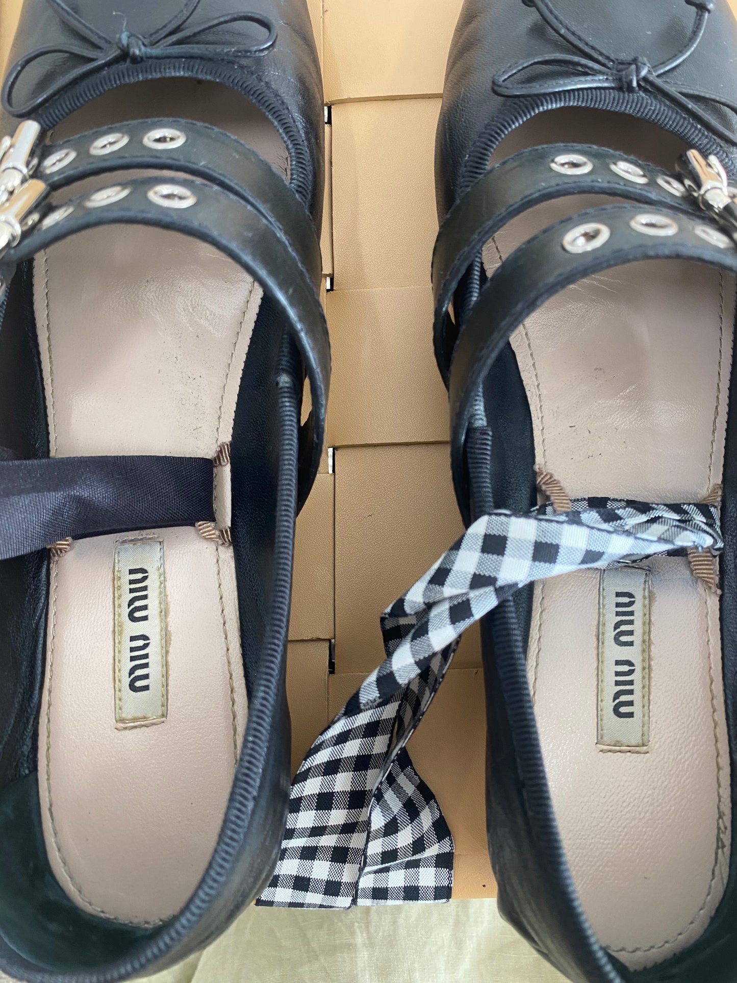 MIU MIU LEATHER BALLET FLATS - SIZE 40