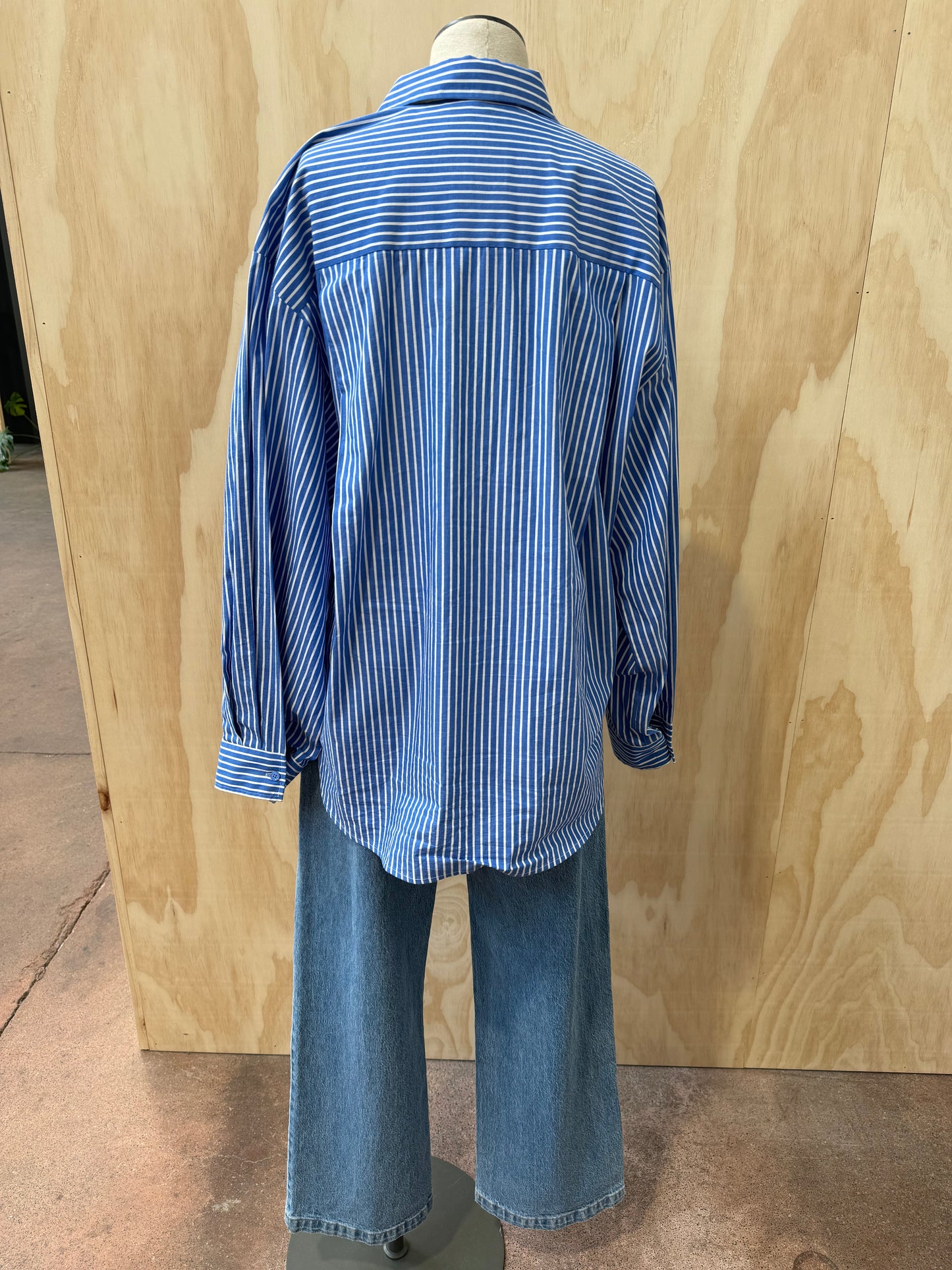 SECOND FEMALE BLUE PINSTRIPE LONG SLEEVE SHIRT - SIZE L