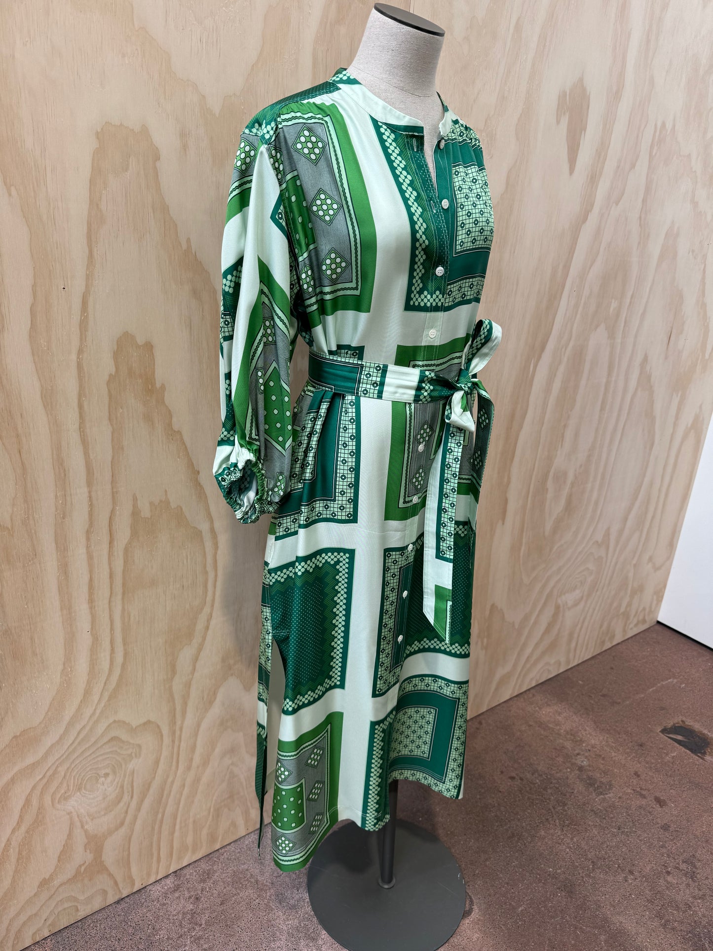 OROTON BANDANA GREEN SILK MAXI DRESS - SIZE 12