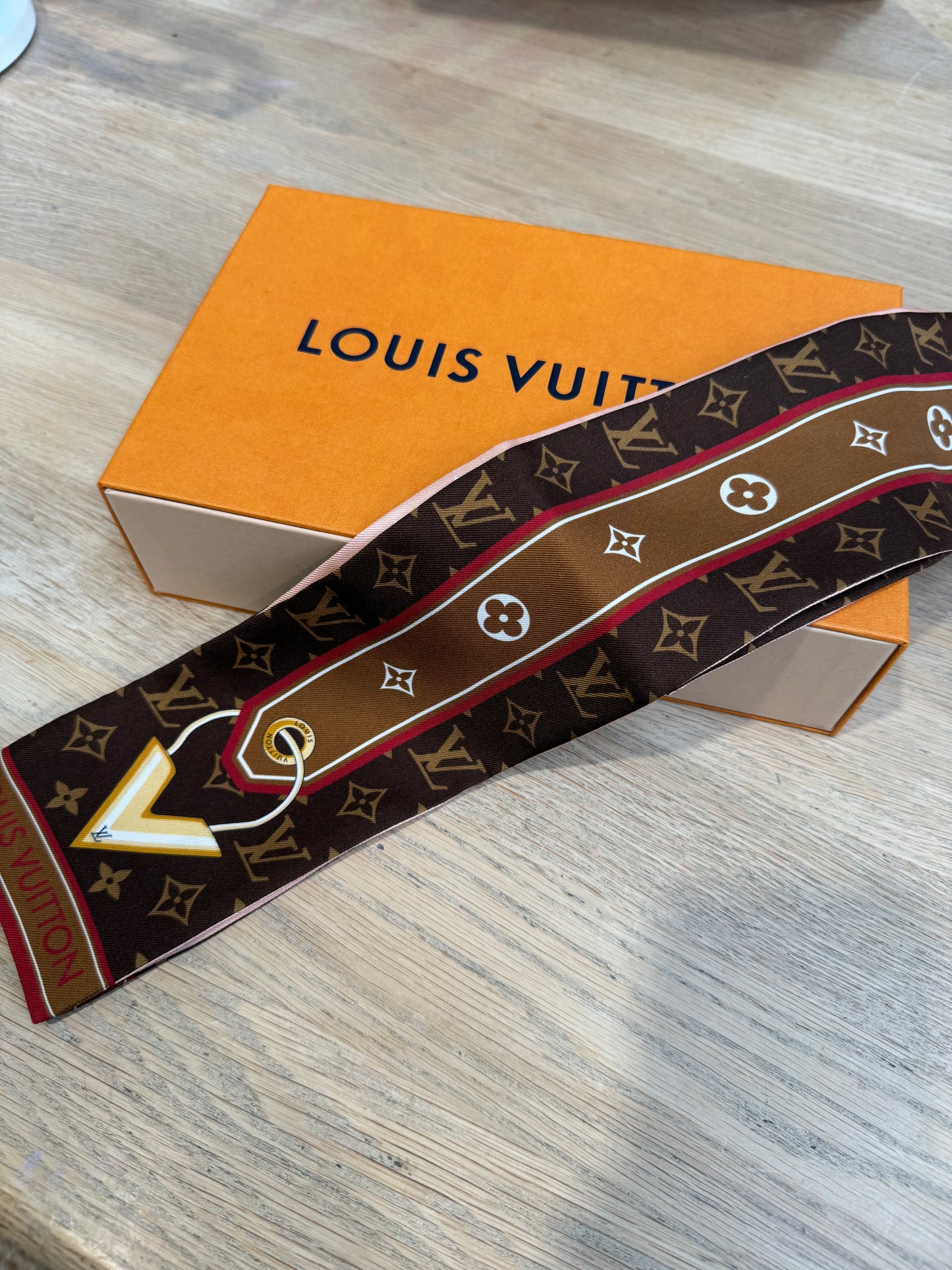 LOUIS VUITTON MINIMALLE MARRON SILK SCARF