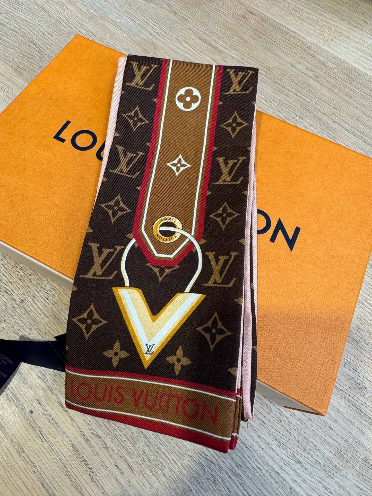 LOUIS VUITTON MINIMALLE MARRON SILK SCARF