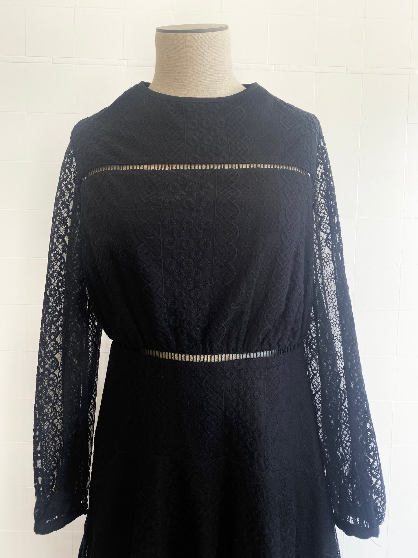 FINDERS NIGHTLIGHTS BLACK LACE DRESS - SIZE XL