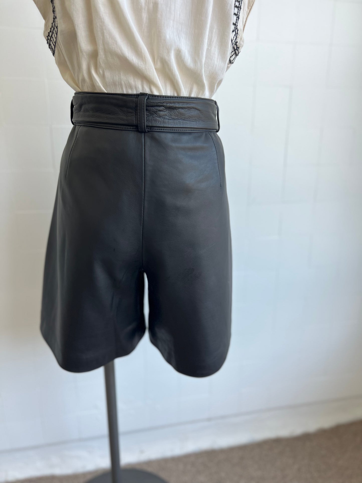 DEA LEATHER SHORTS - SIZE 12