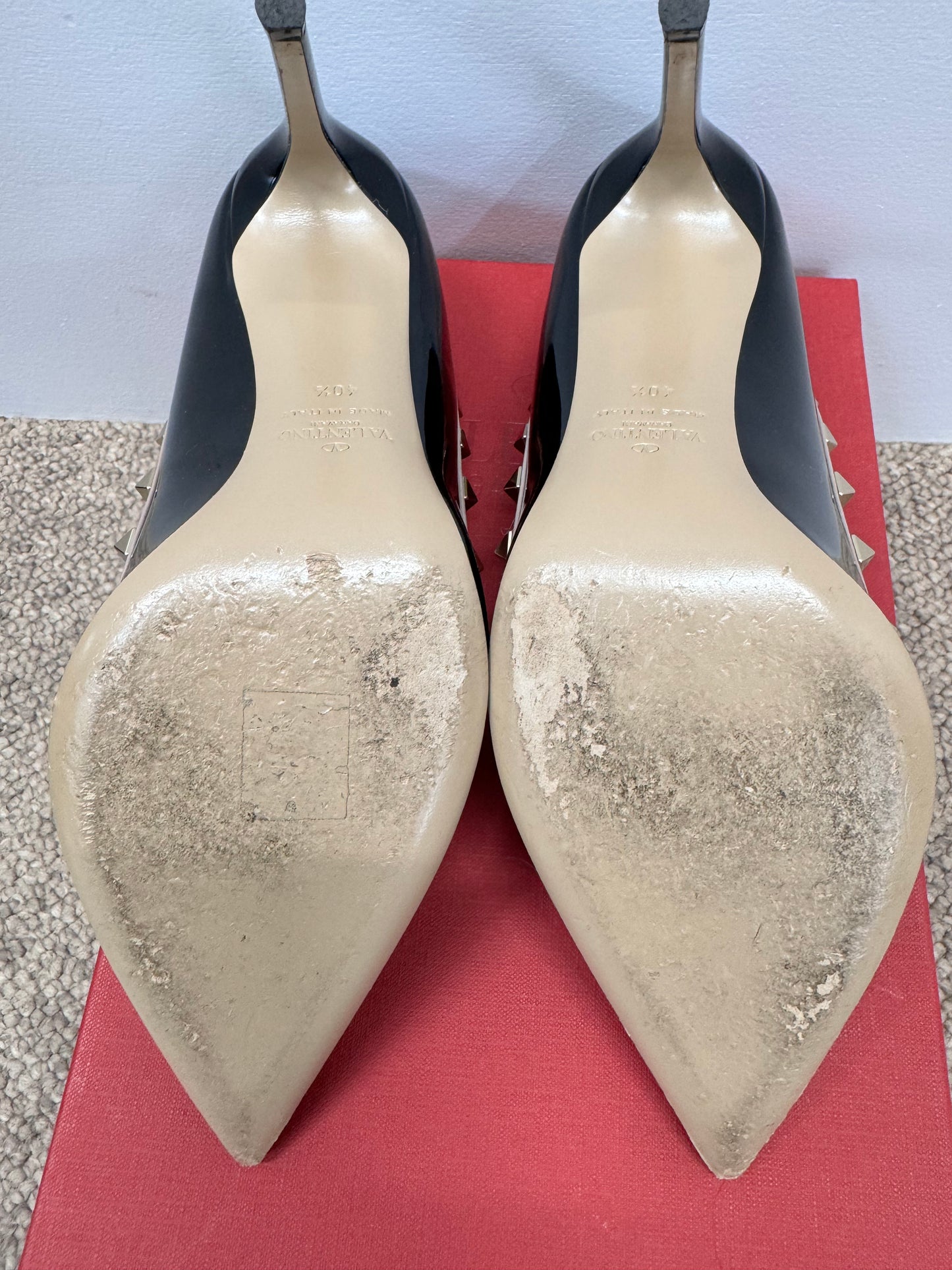 VALENTINO ROCKSTUD PUMPS - SIZE 40.5