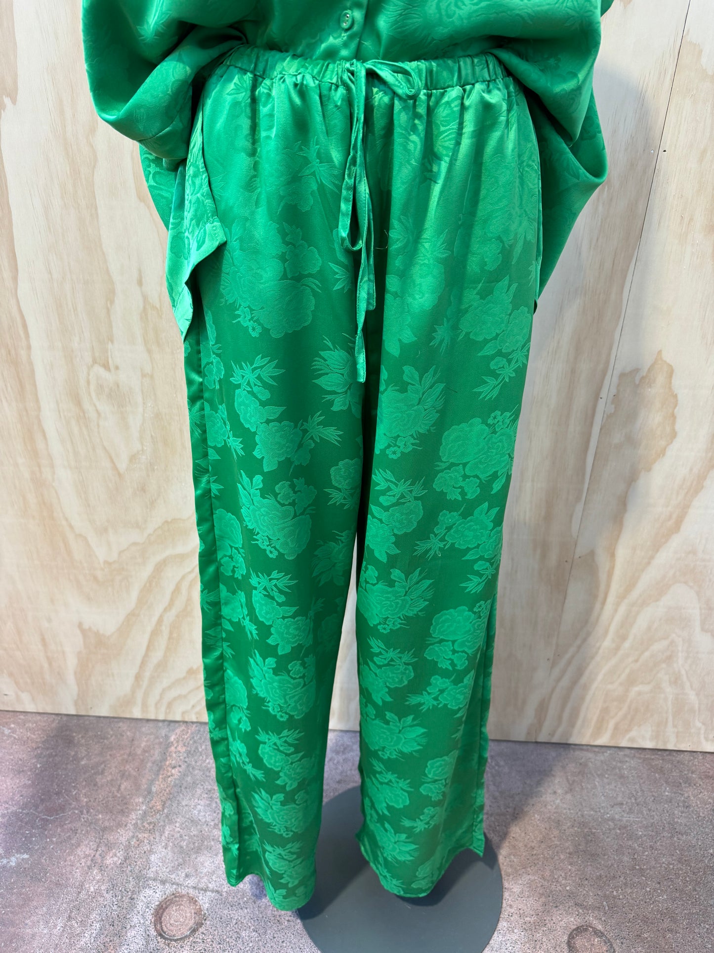 GRACE & WILLOW TROPICAL GREEN HOLIDAY SET - SIZE XL