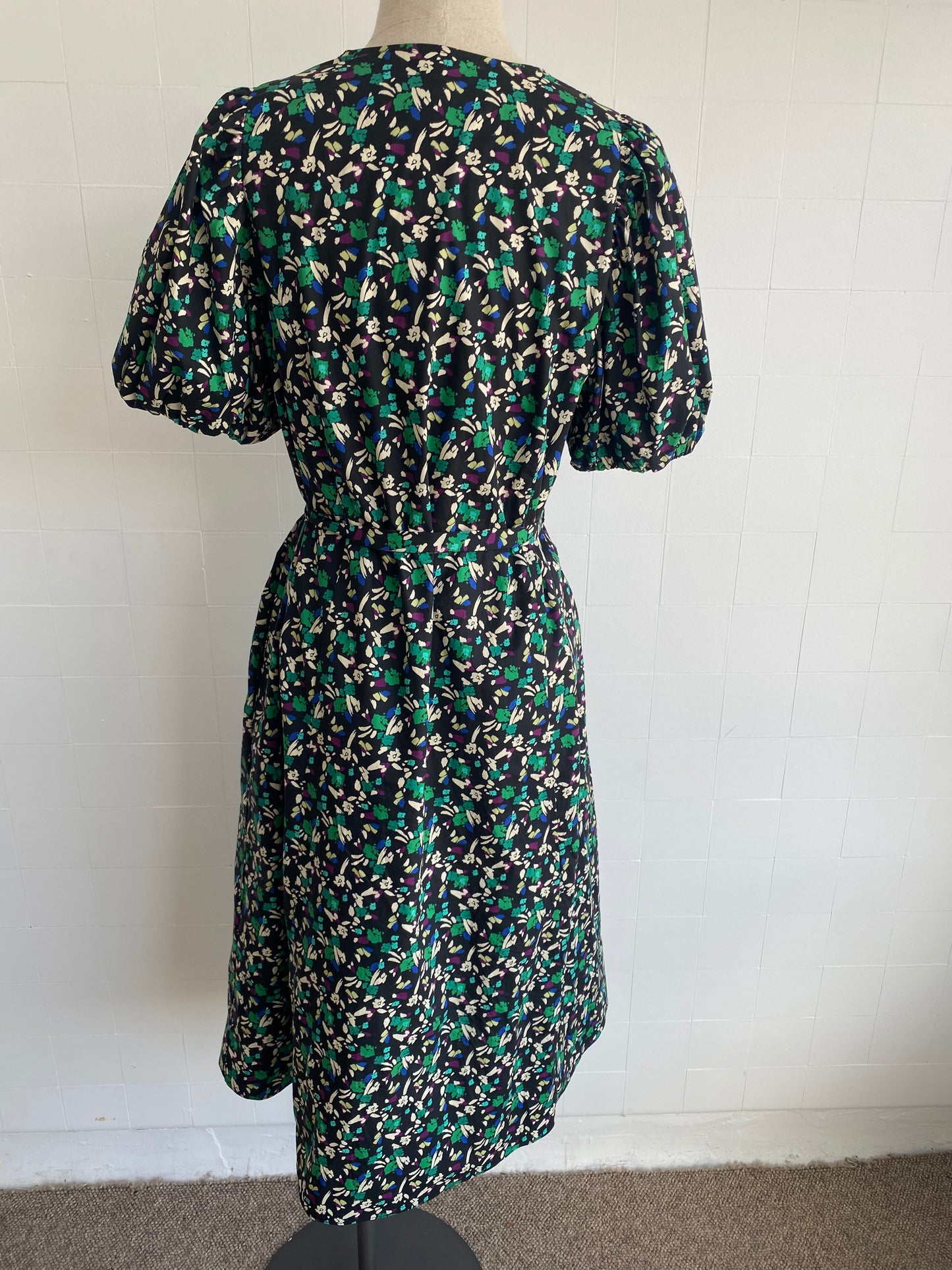 BAUM UND PFERDGARTEN FLORAL MIDI DRESS - SIZE 38 (12)