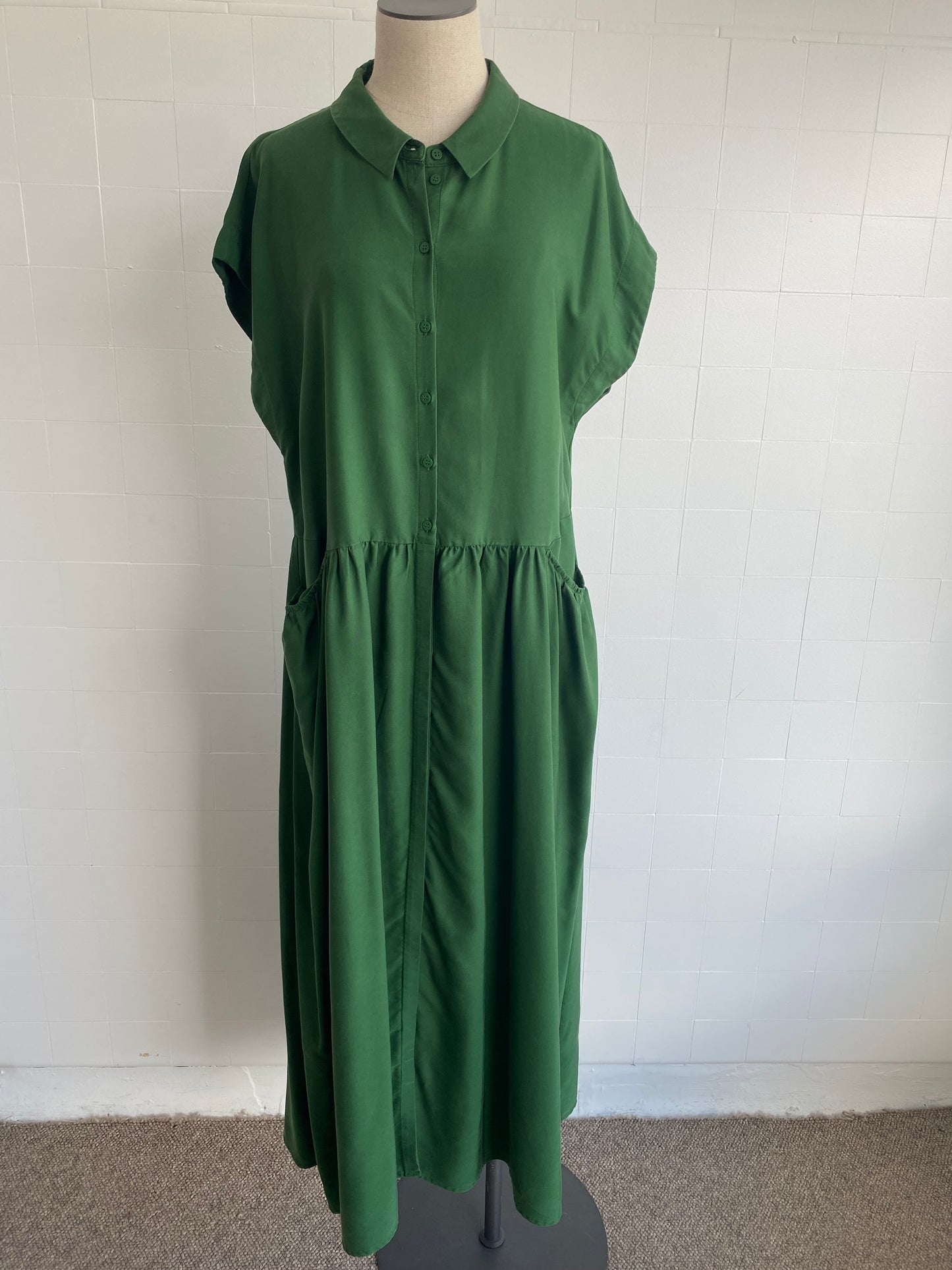 ELK GREEN MAXI SHIRT DRESS - SIZE 14