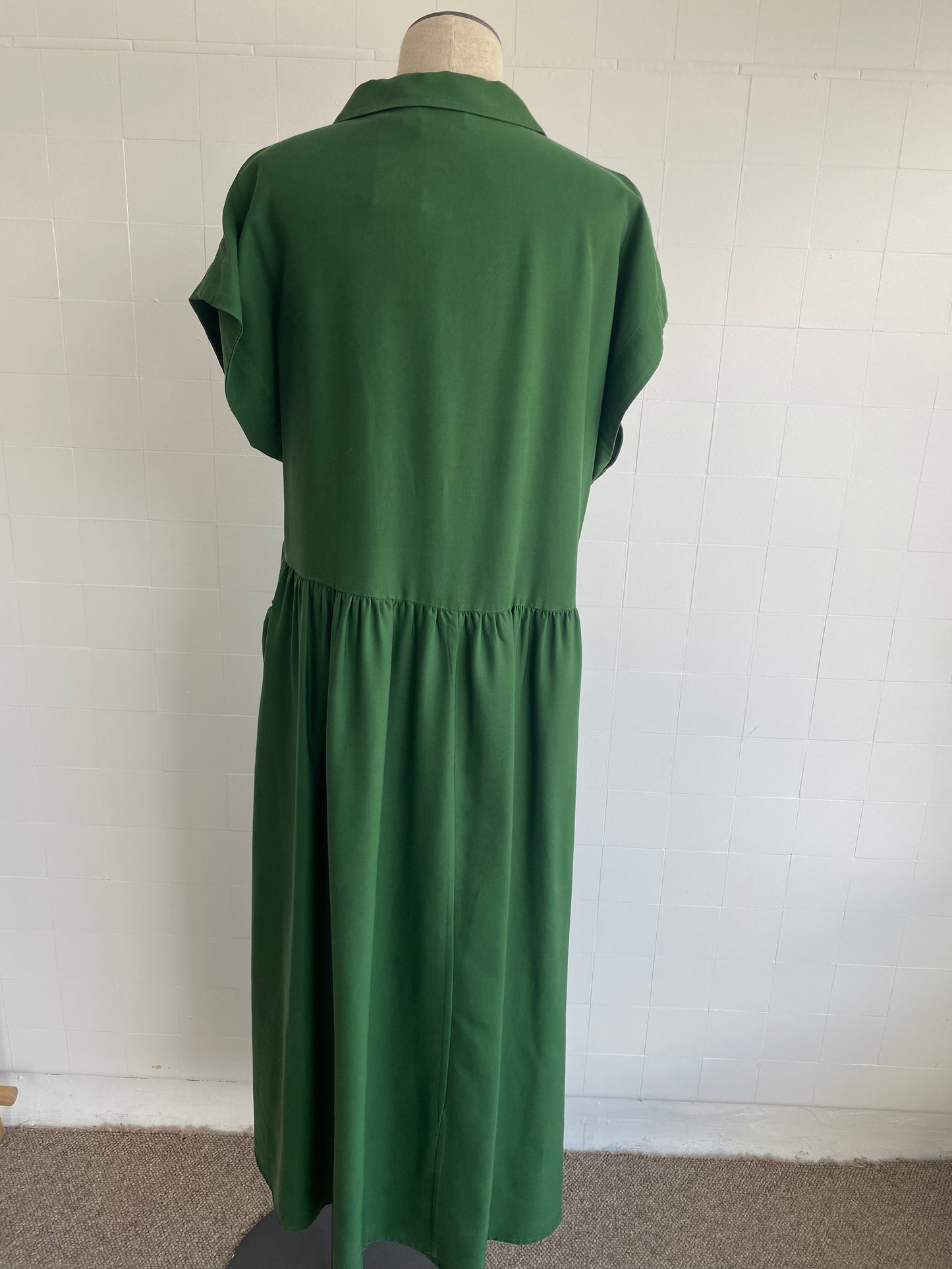 ELK GREEN MAXI SHIRT DRESS - SIZE 14