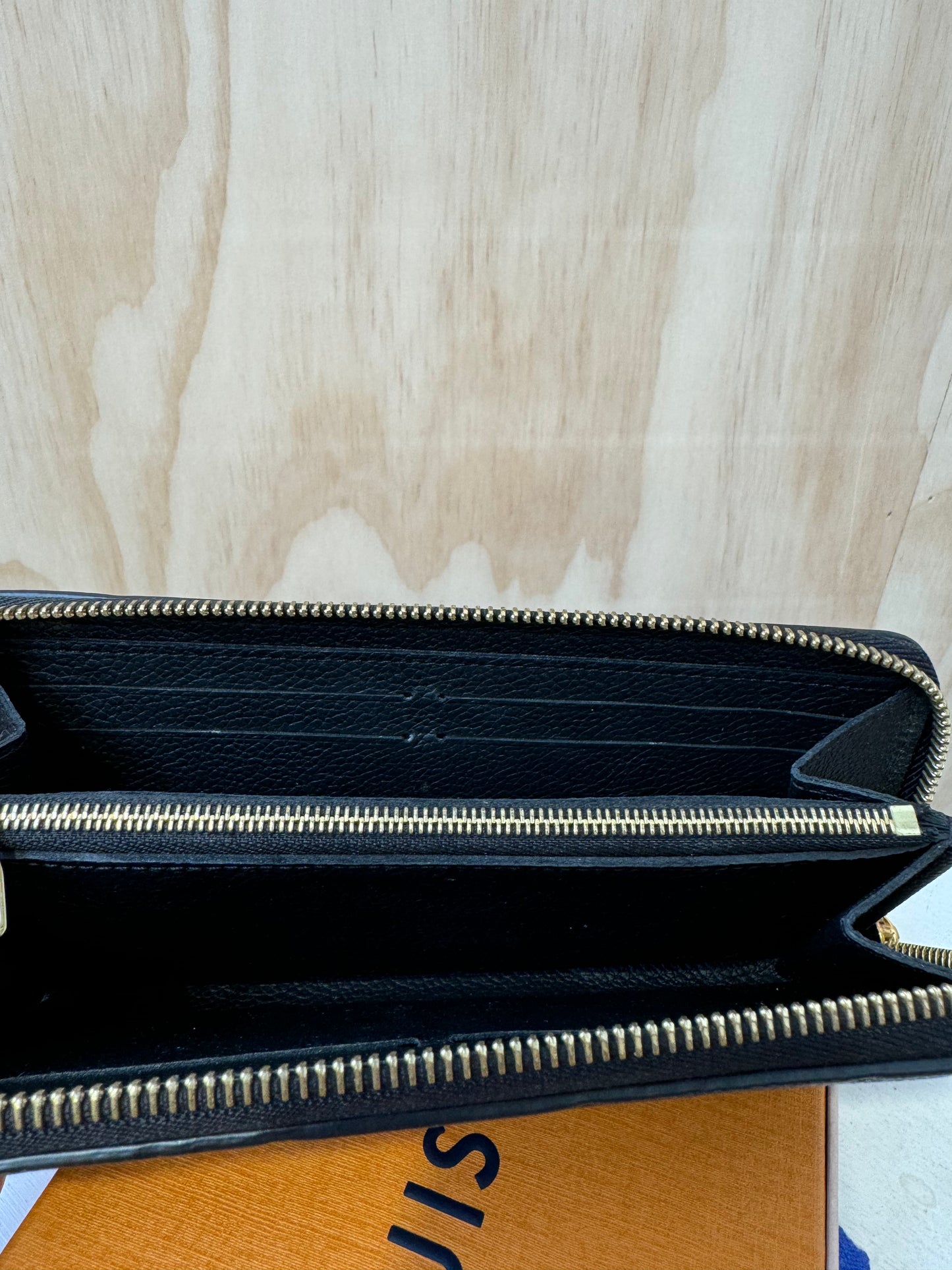 LOUIS VUITTON BLACK CLEMENCE WALLET