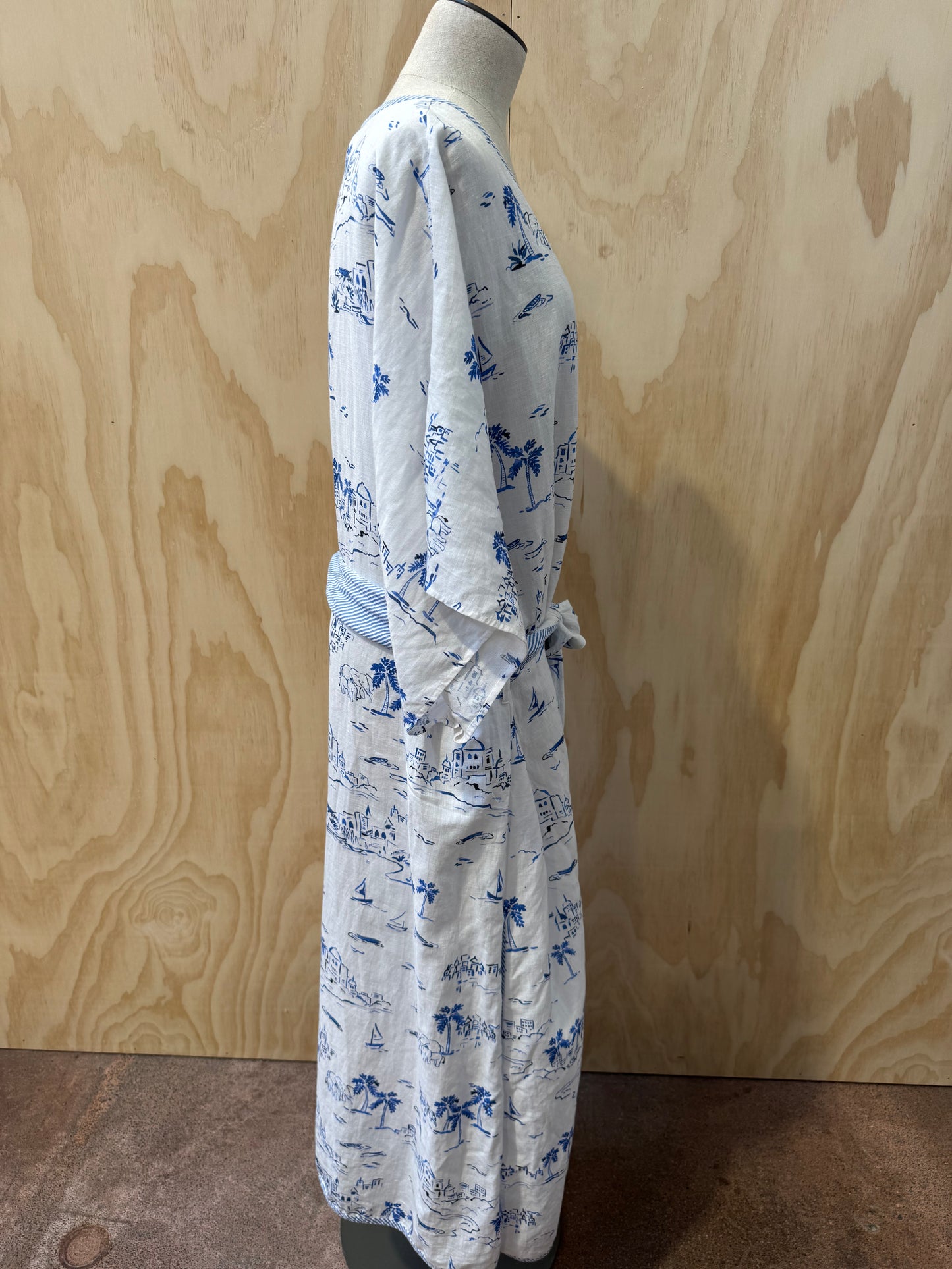 BINNY BLUE AND WHITE LINEN KAFTAN - SIZE 10