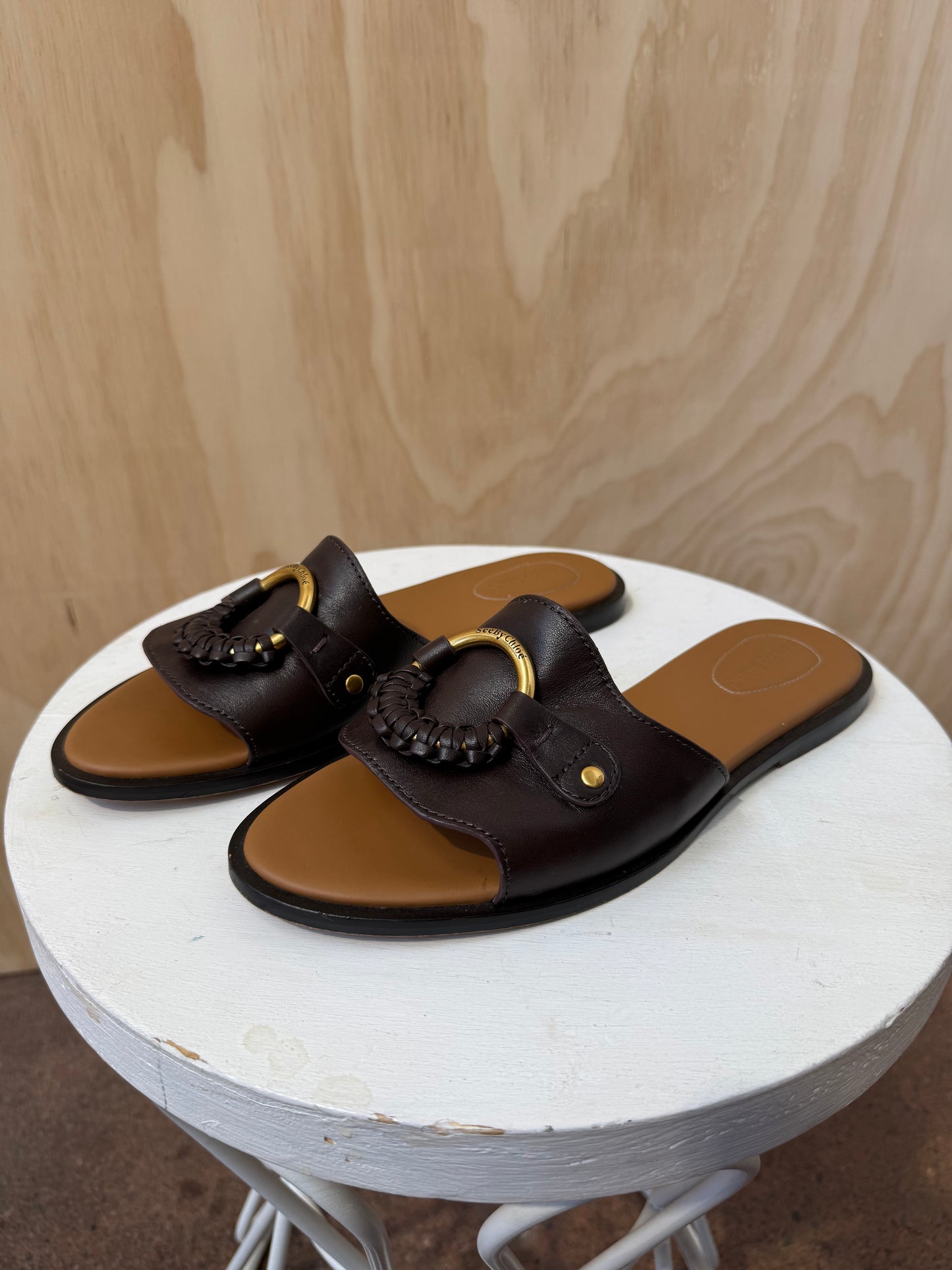 SEE BY CHLOE BROWN LEATHER SLIDES - SIZE 39