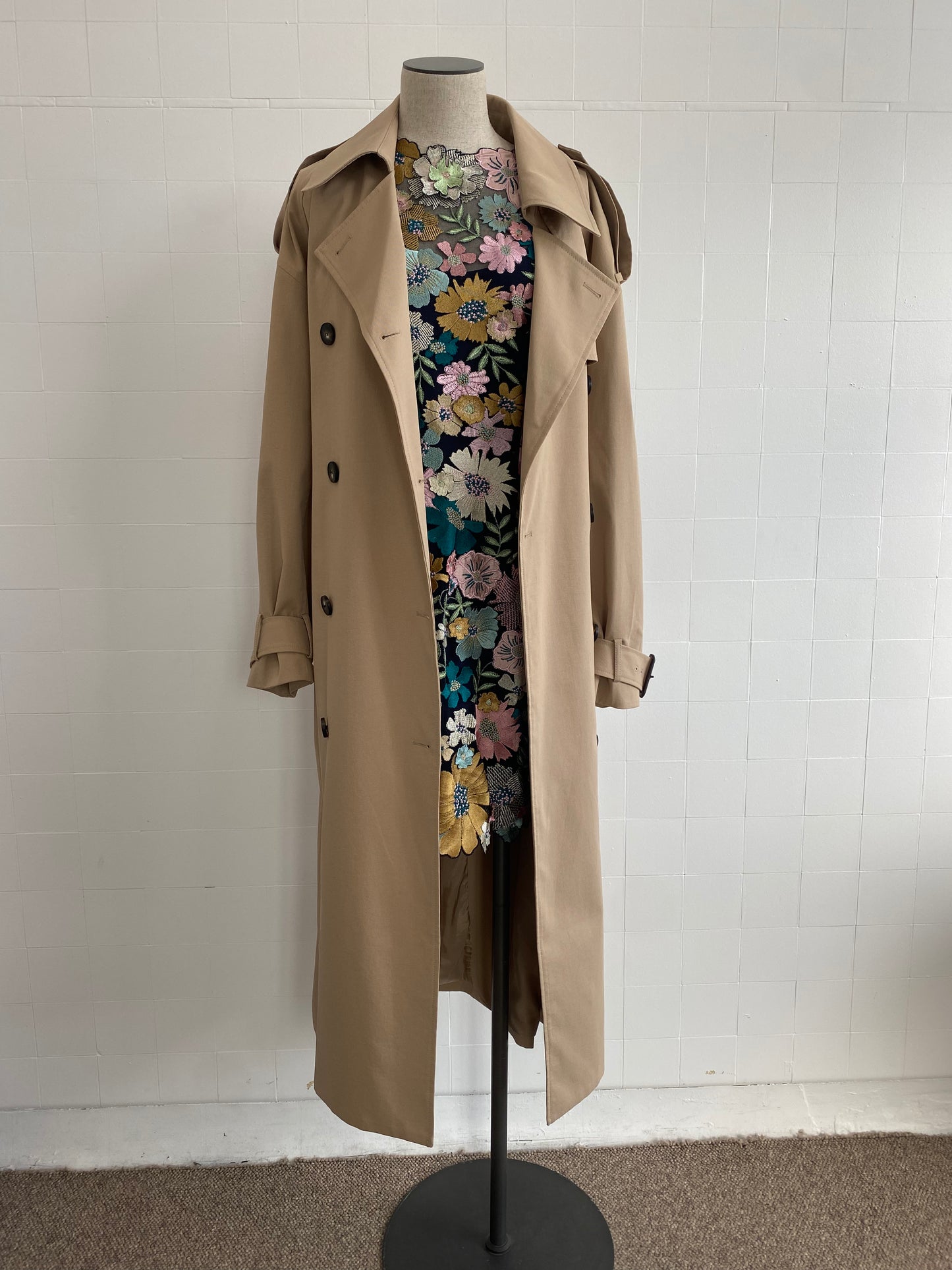 CAMILLA AND MARC EVANS CLASSIC TRENCH COAT - SIZE M/L